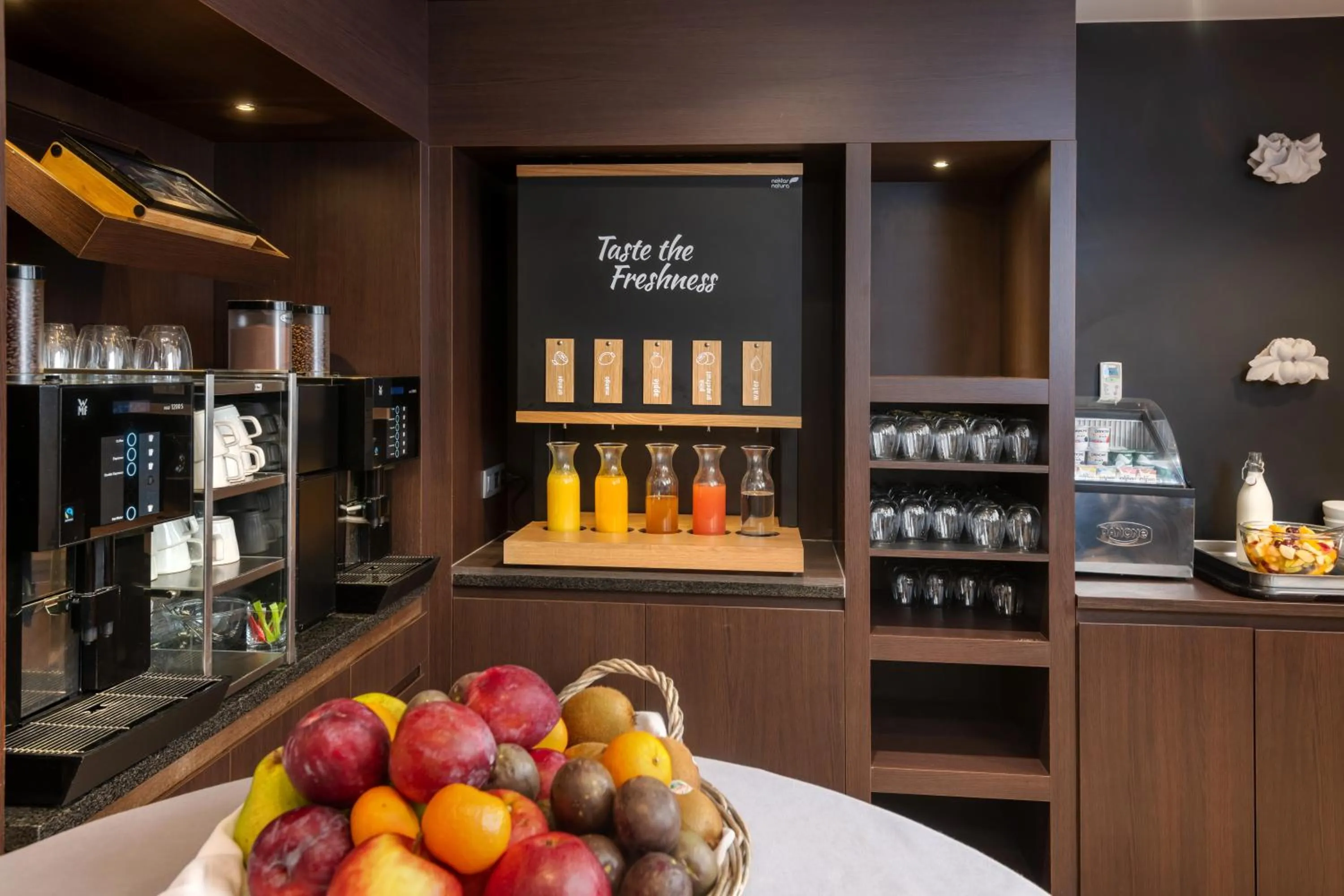 Buffet breakfast in Martin's Patershof