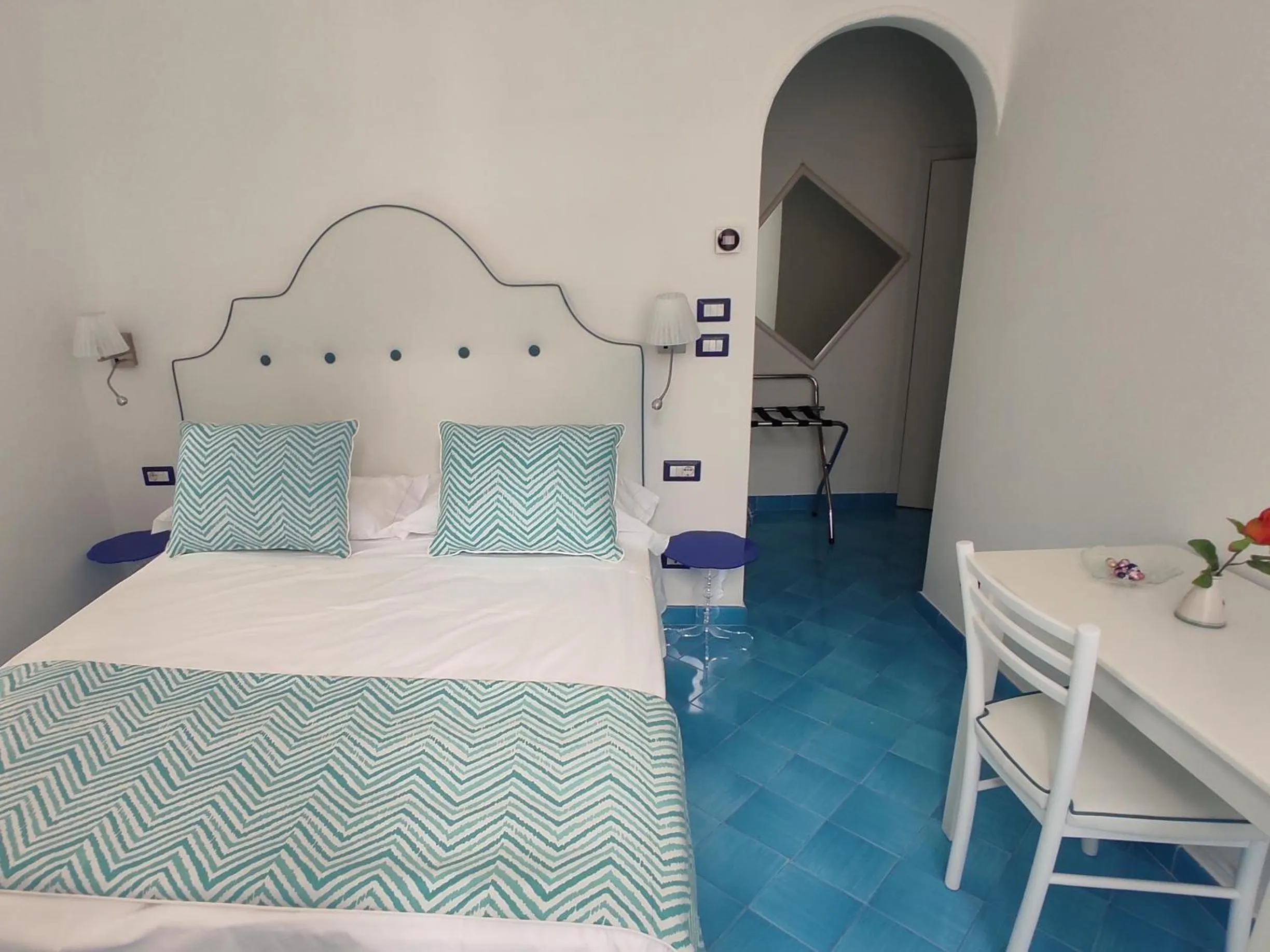 Photo of the whole room, Bed in Albergo S. Andrea