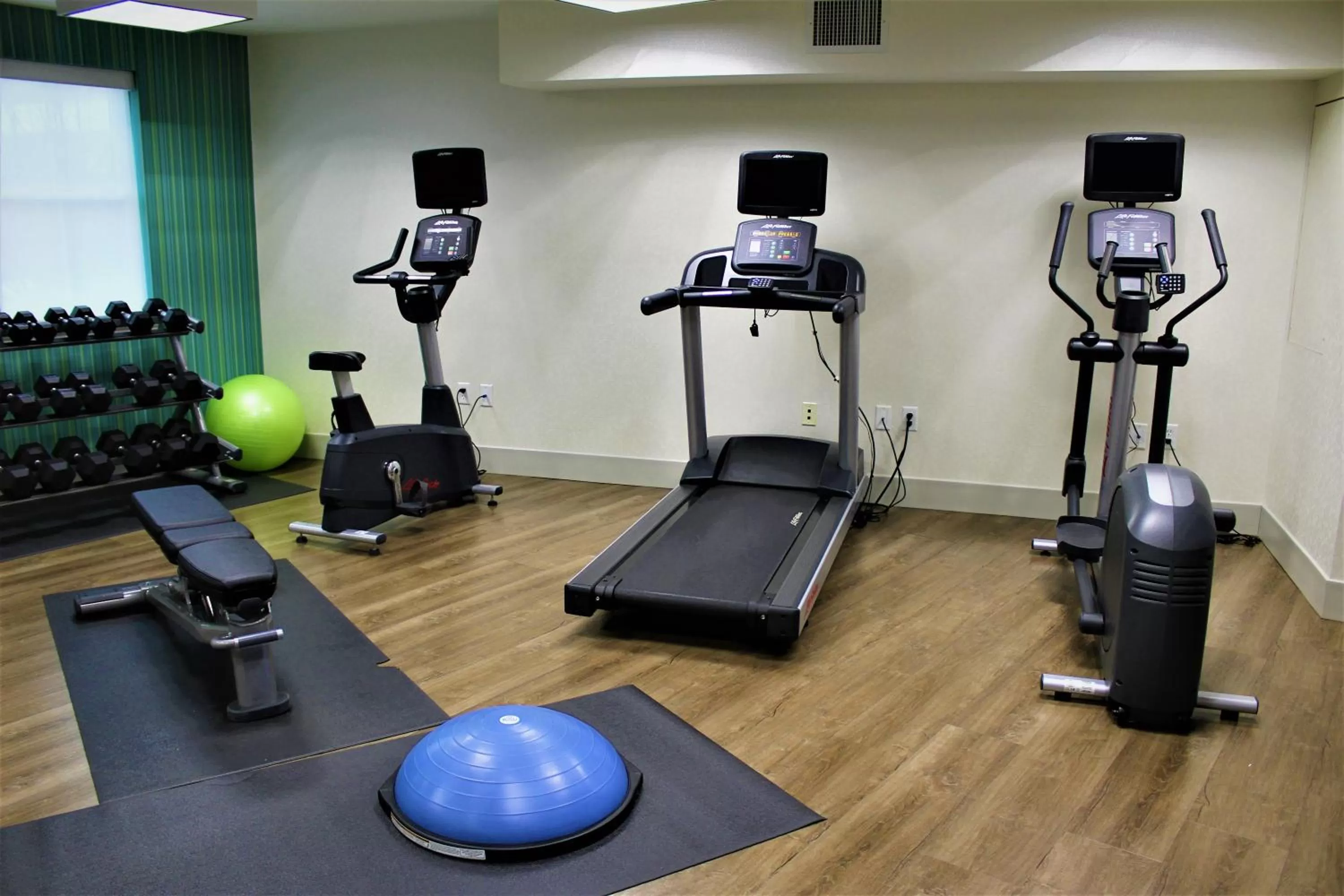Fitness centre/facilities in Holiday Inn Express Durham-UNH by IHG