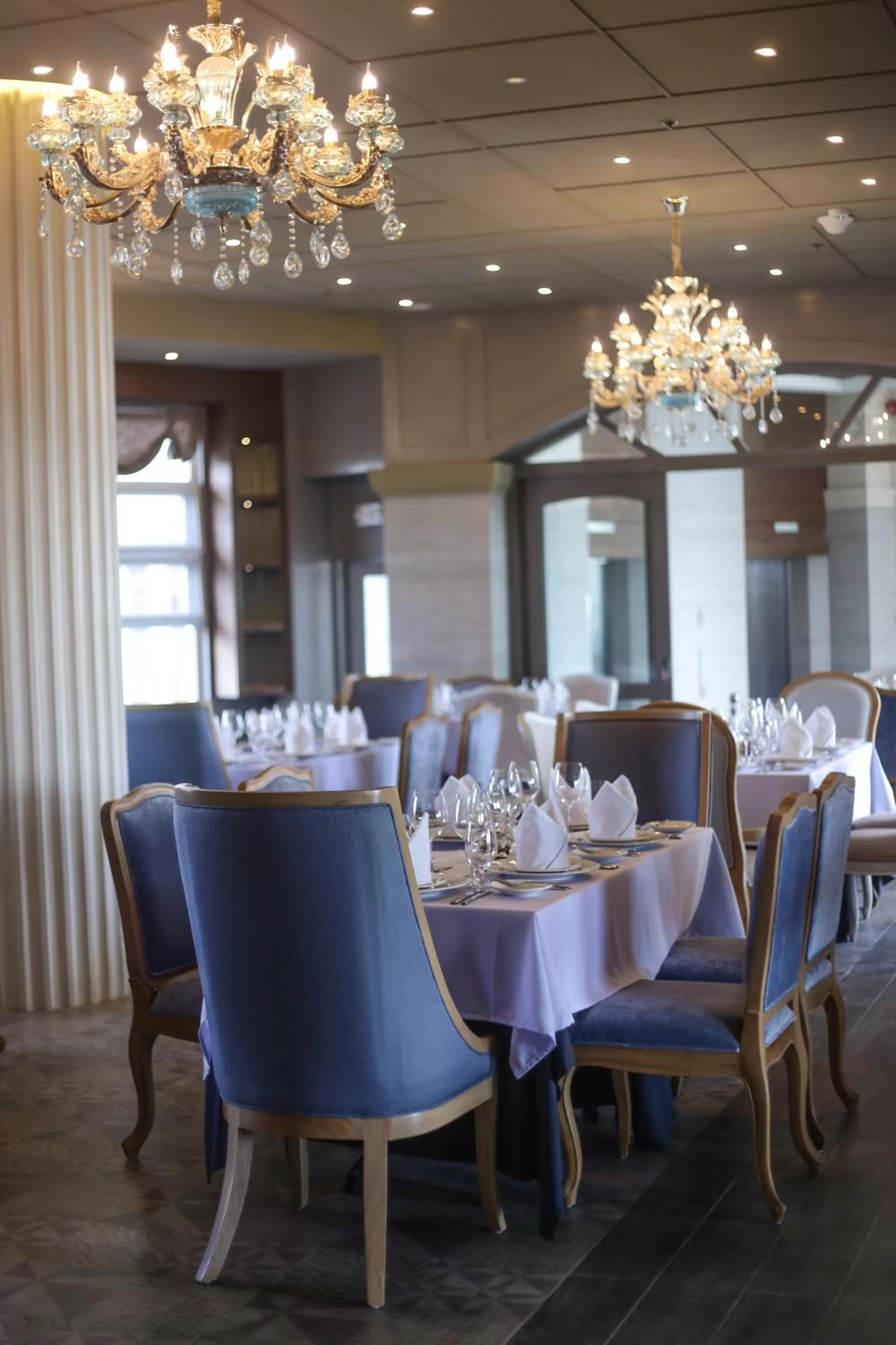 Restaurant/places to eat in Hotel Carlito Tagaytay