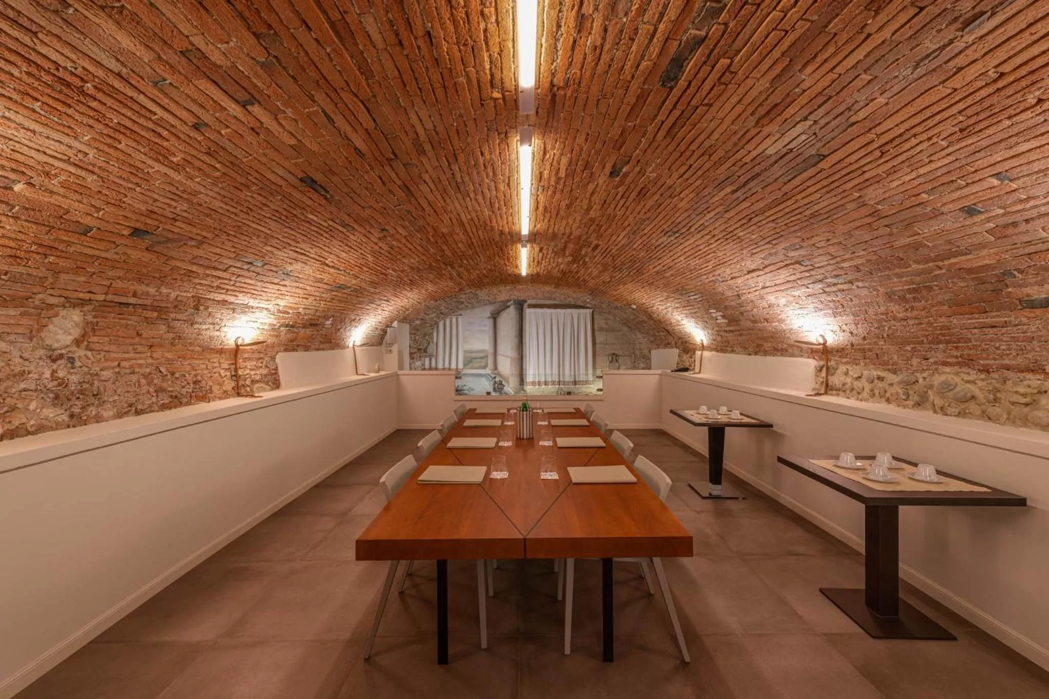 Business facilities in Palazzo Dipinto