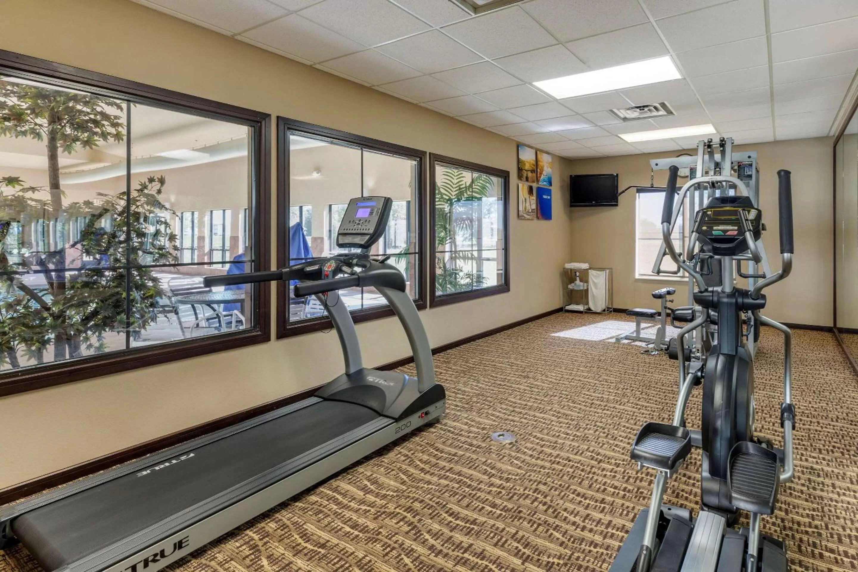 Fitness centre/facilities in Comfort Inn & Suites Russellville I-40