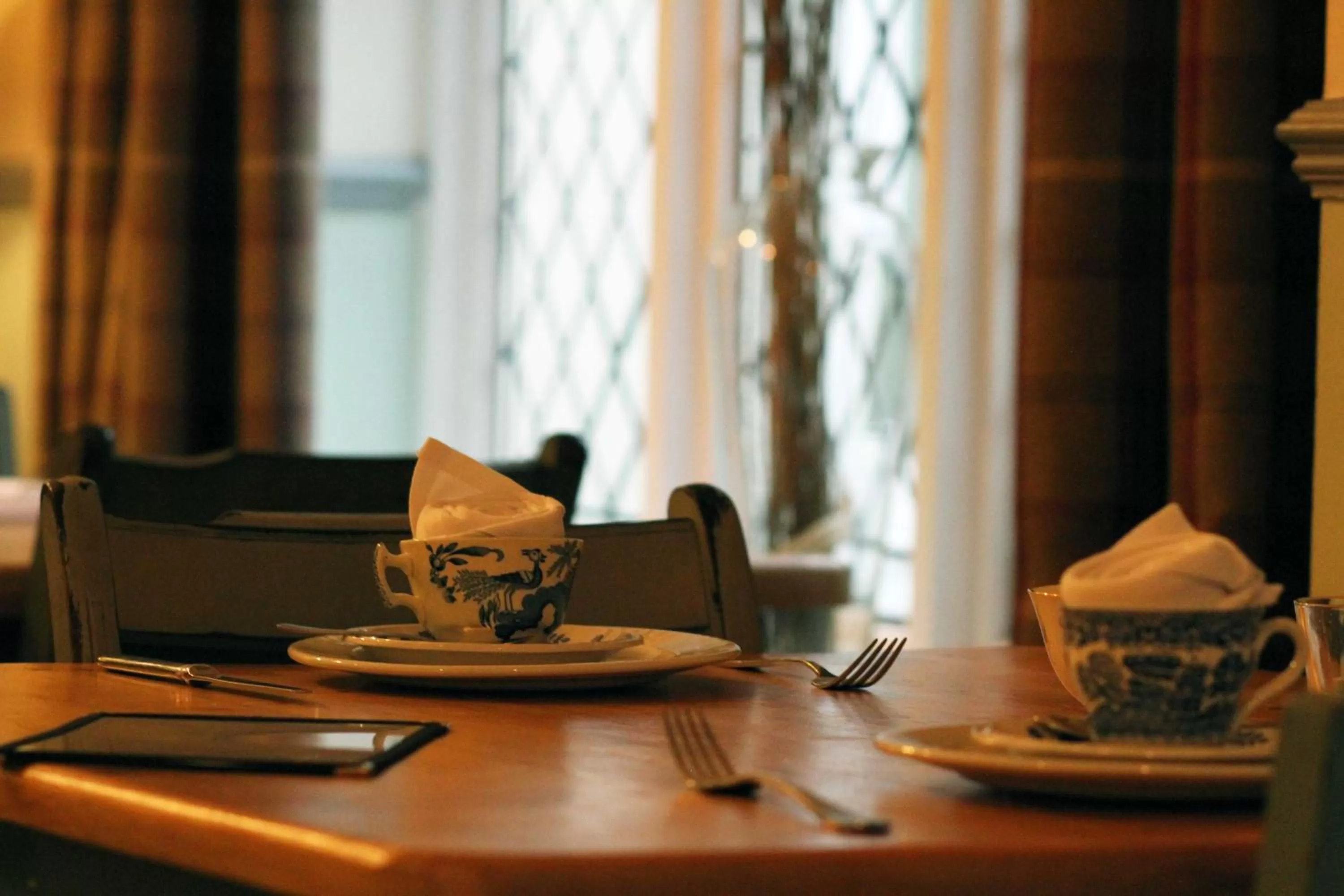 Restaurant/places to eat in The Priest House On The River