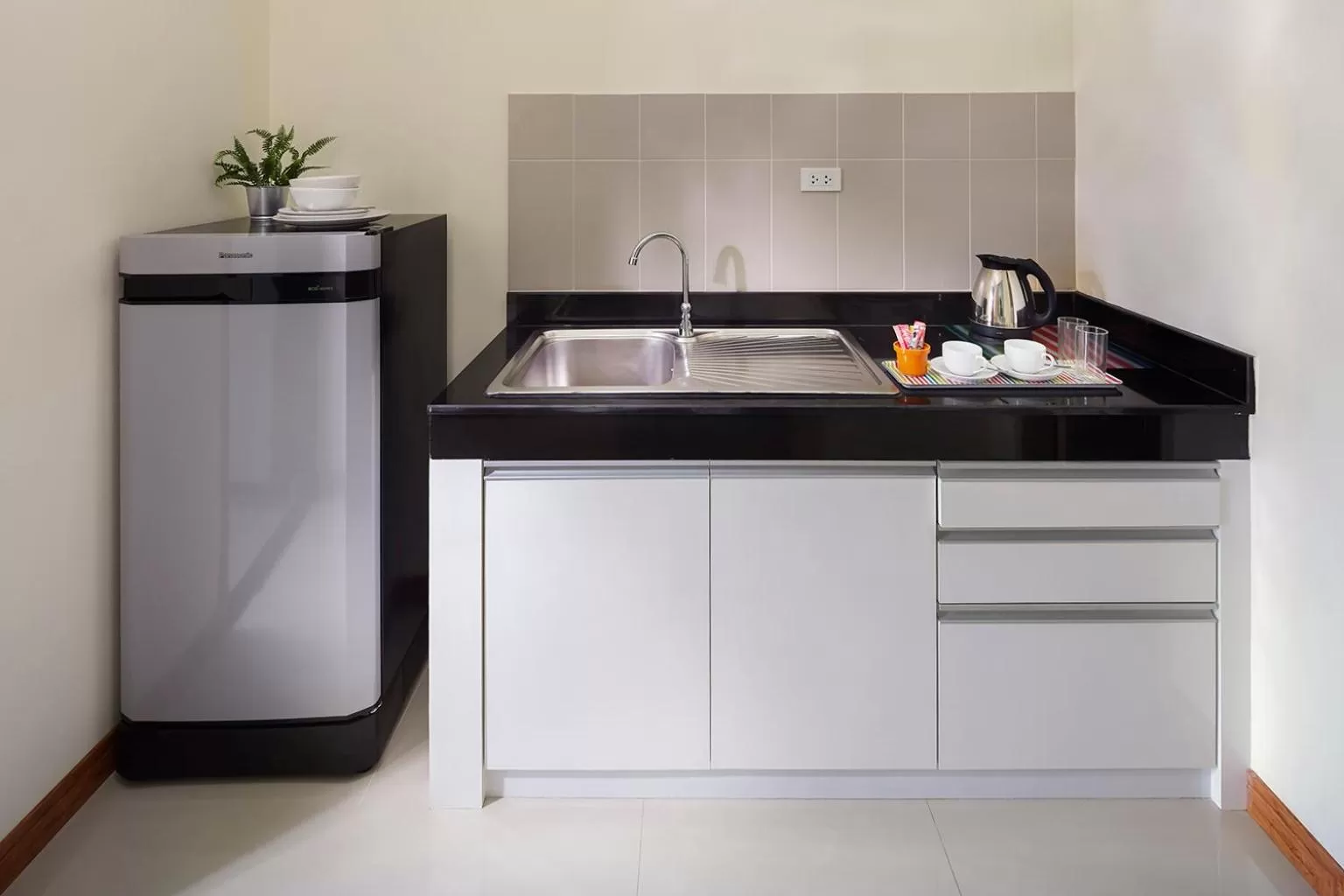 Kitchen/Kitchenette in The Plimplace Hotel