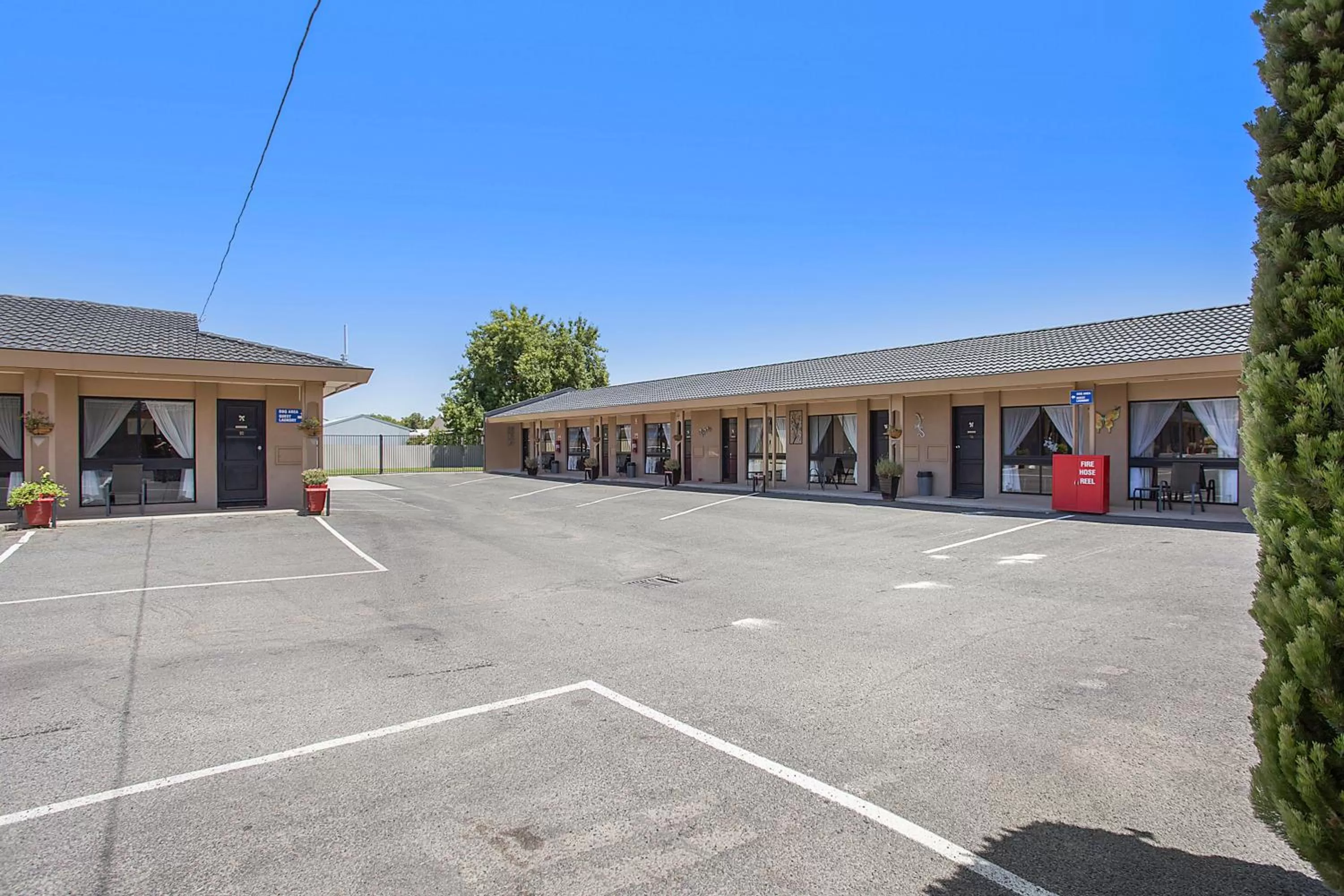 Property building in Comfort Inn May Park