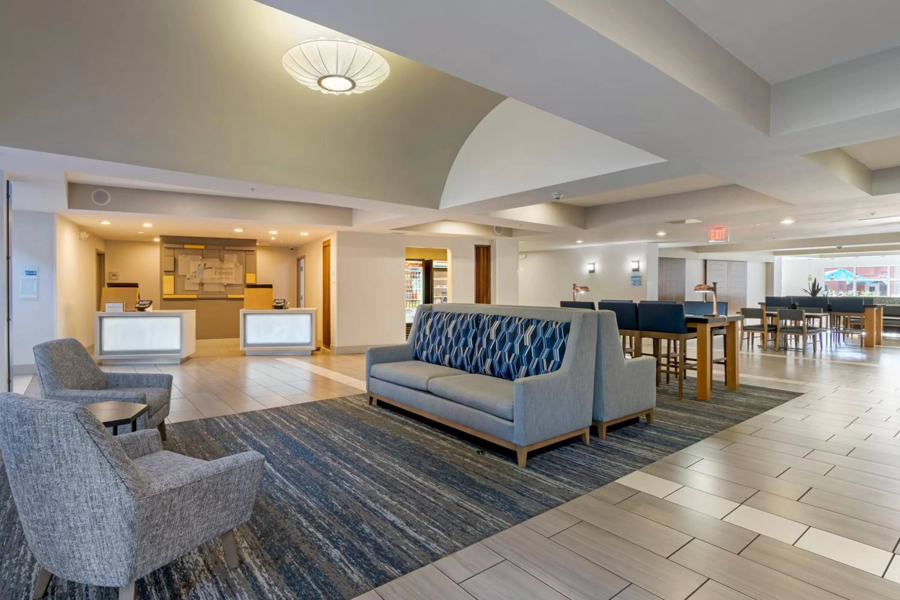 Lobby or reception in Holiday Inn Express Hotel & Suites - The Villages by IHG