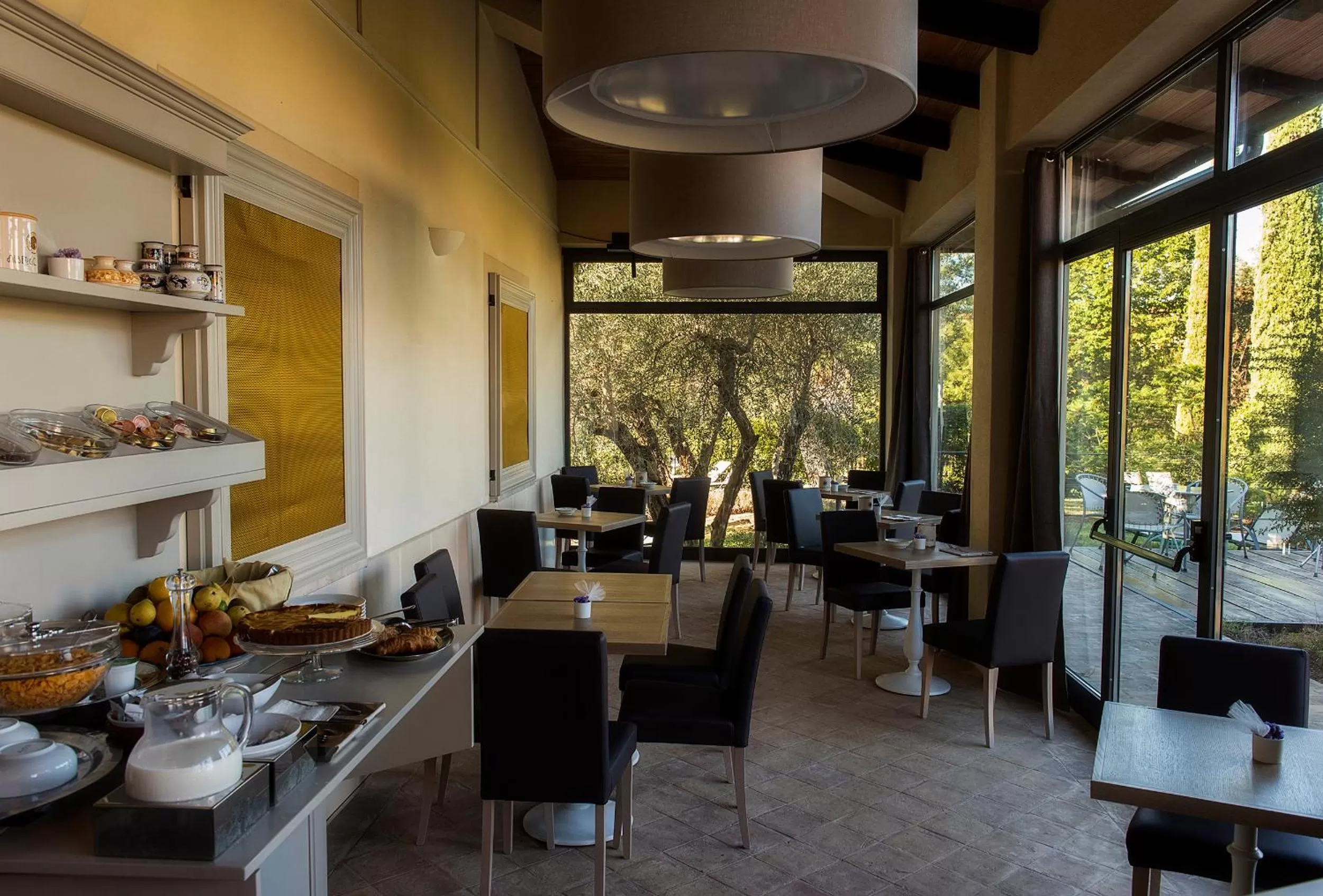 Breakfast in Hotel Rutiliano