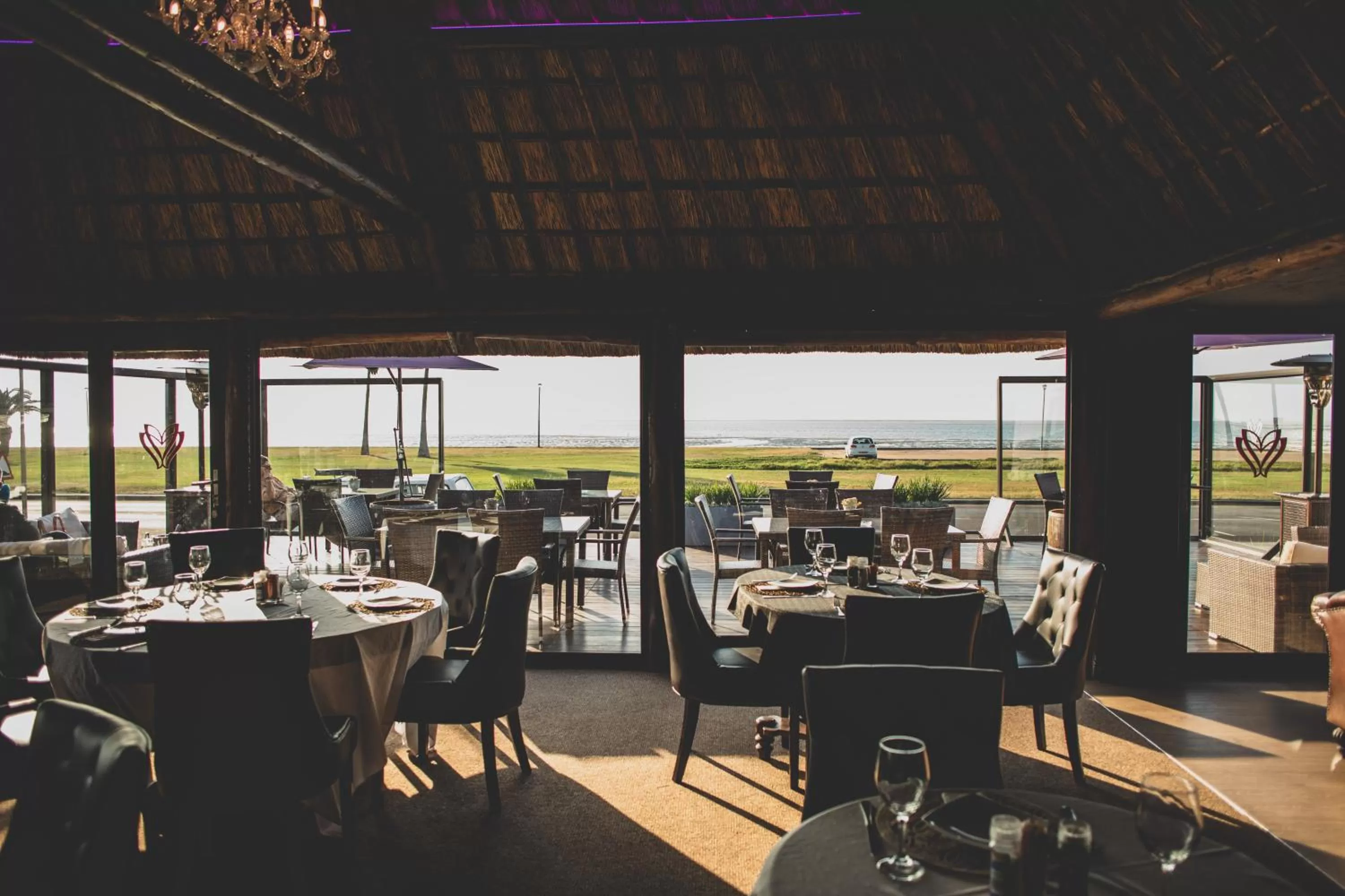 Restaurant/places to eat in Iris Boutique Hotel