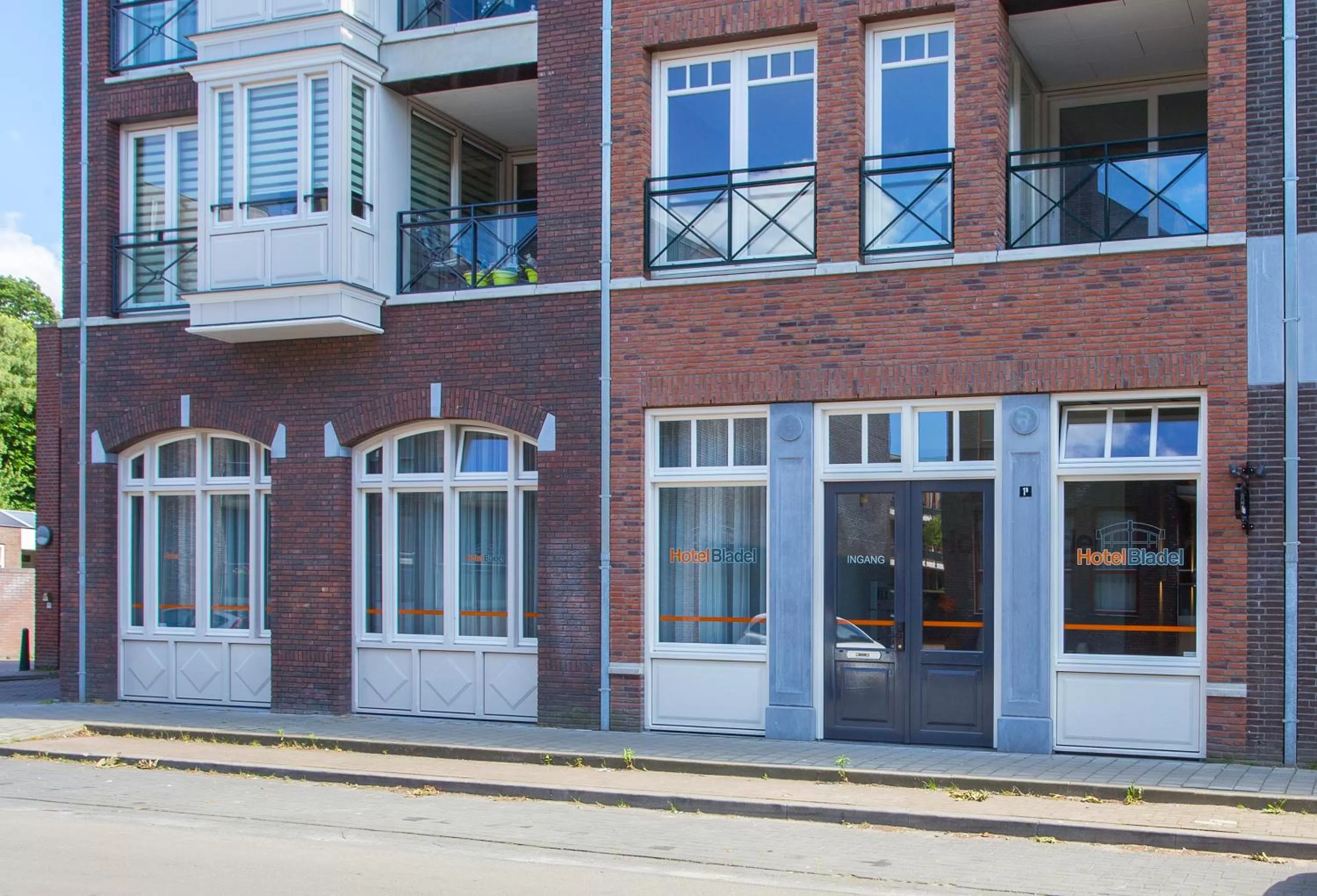 Facade/entrance in Hotel Bladel