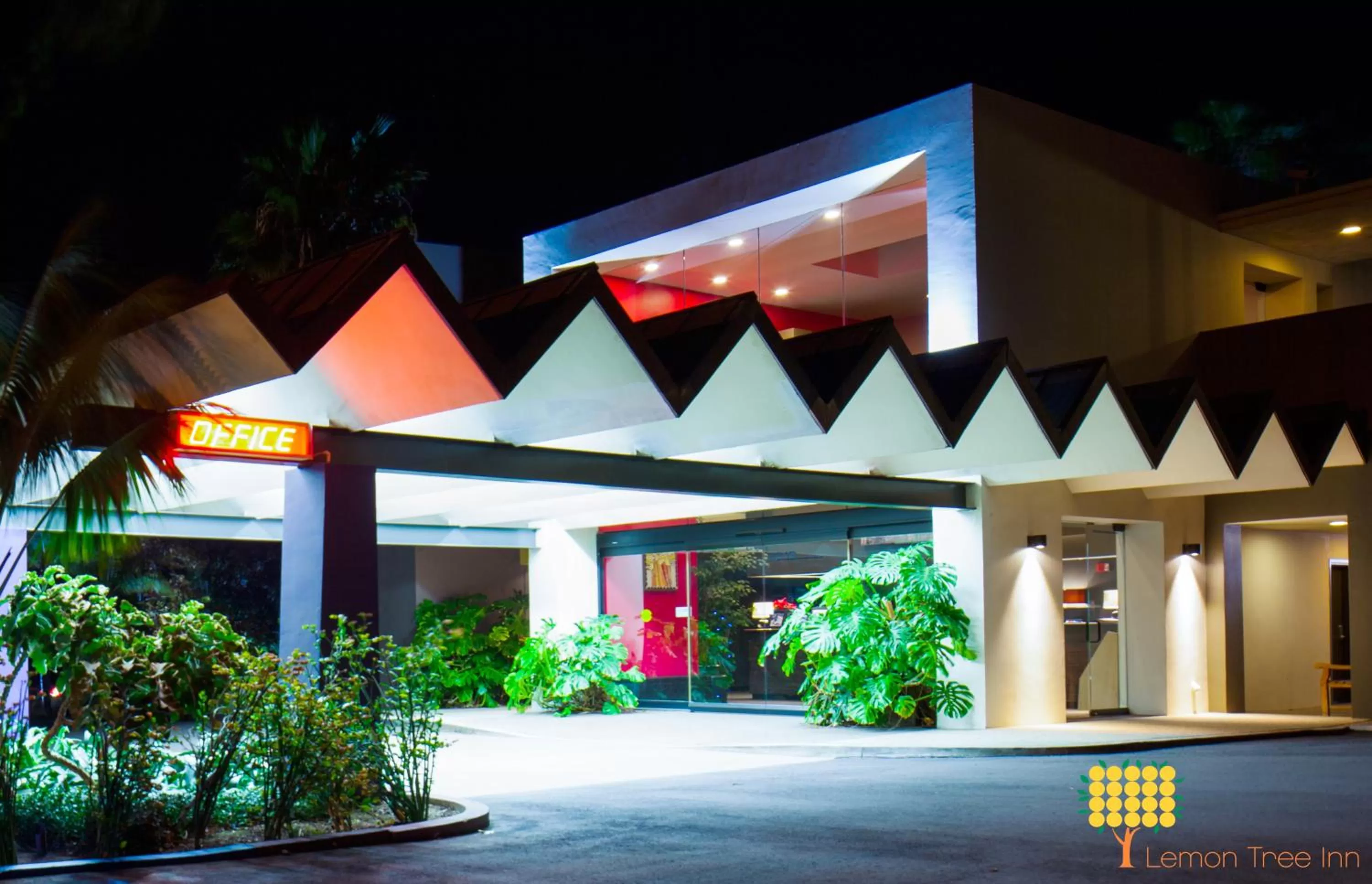 Facade/entrance in Lemon Tree Inn