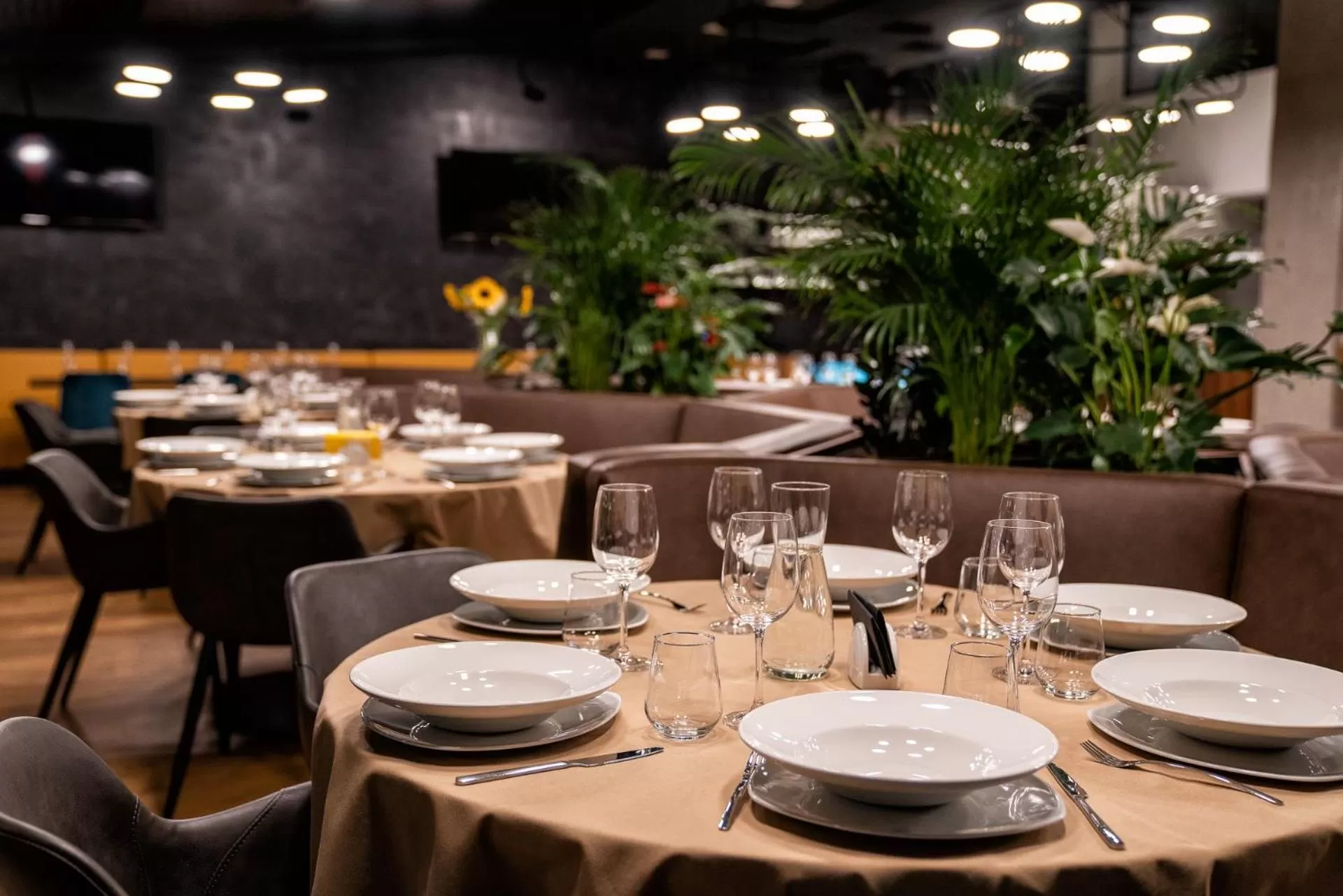 Restaurant/places to eat in Adella Boutique Hotel - Free Secured Parking