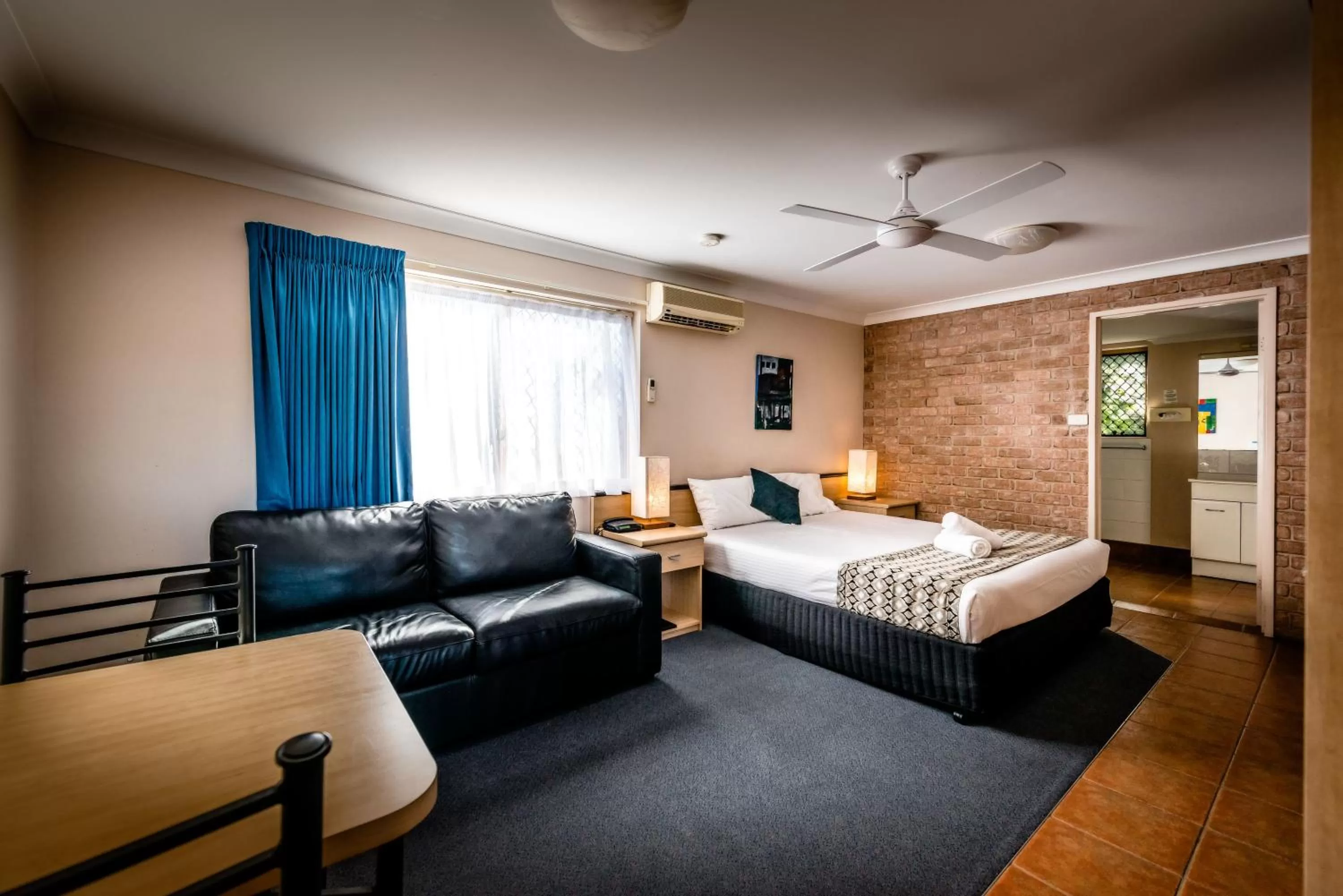 Day, Bed in Park Beach Resort Motel