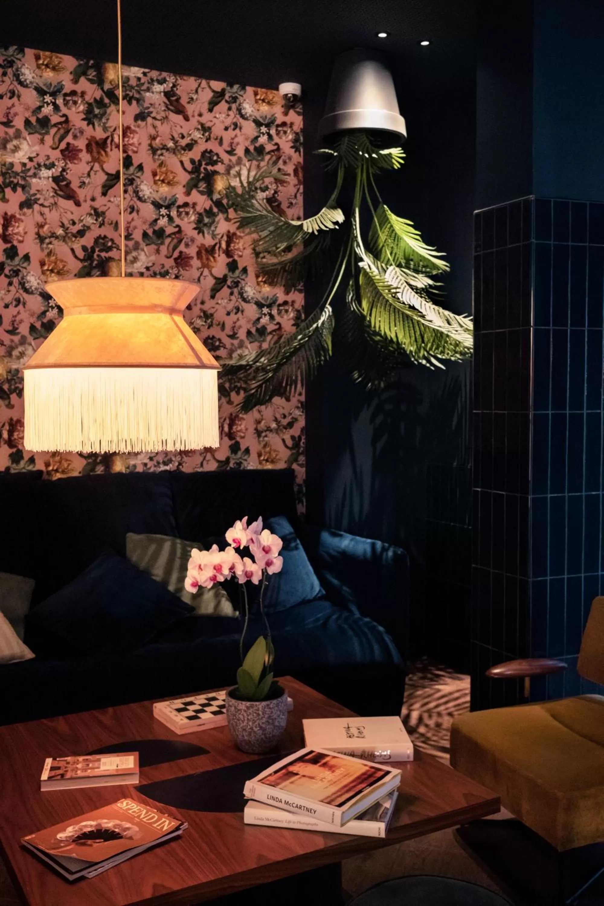 Decorative detail in chic&basic Gravity