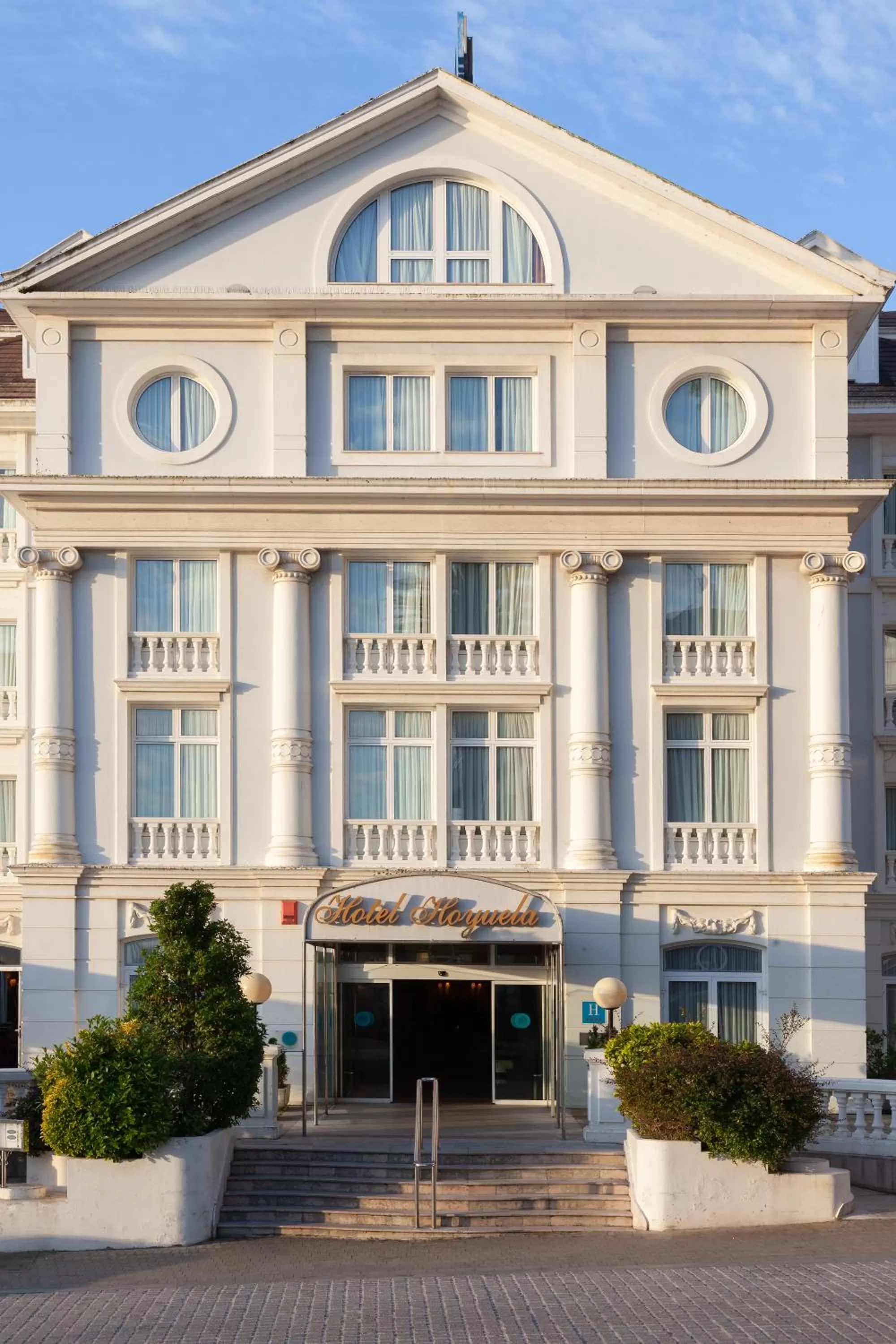 Property building in Hotel Hoyuela