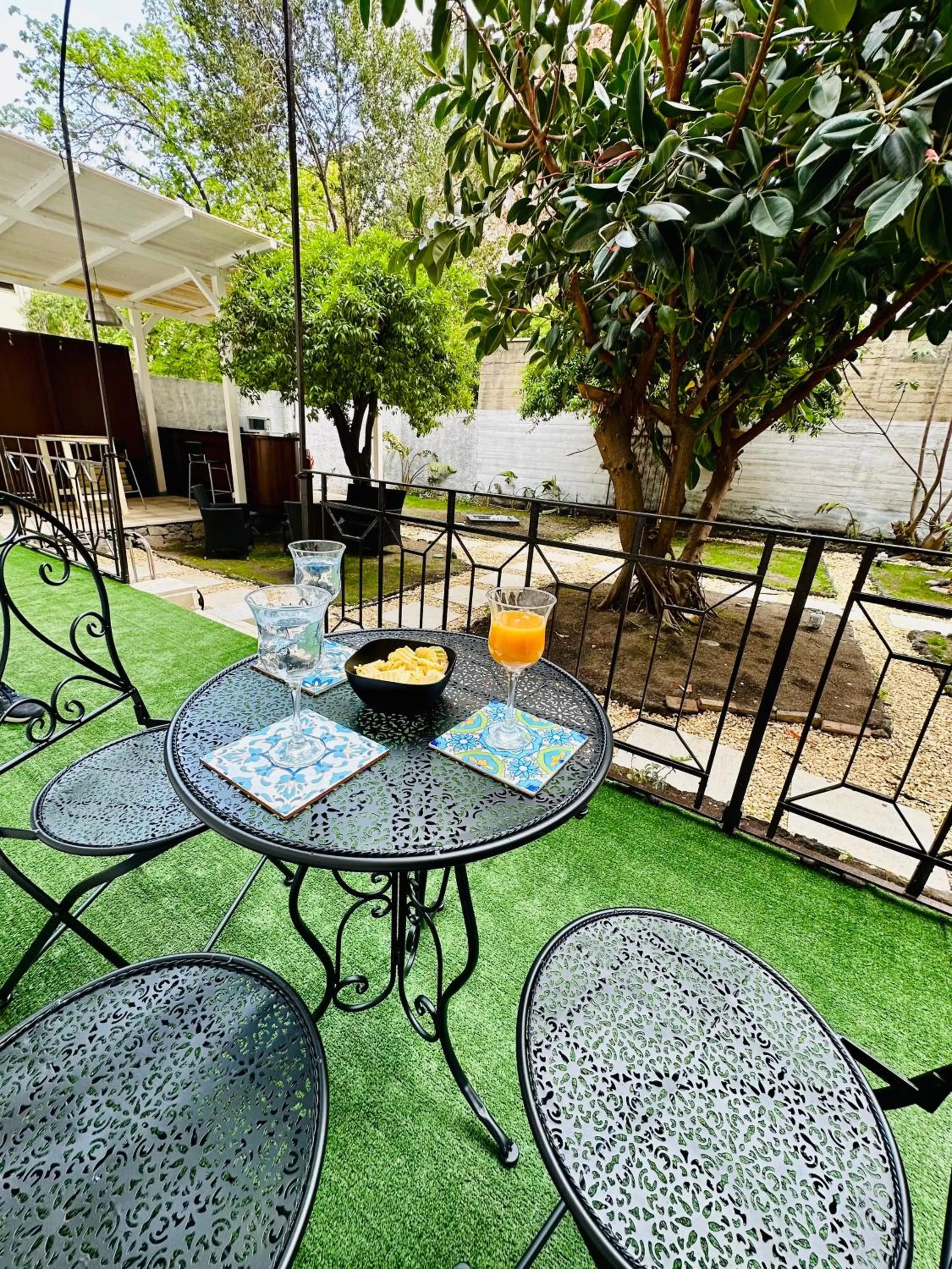 Patio, Garden in B&B Giardino della Giganza