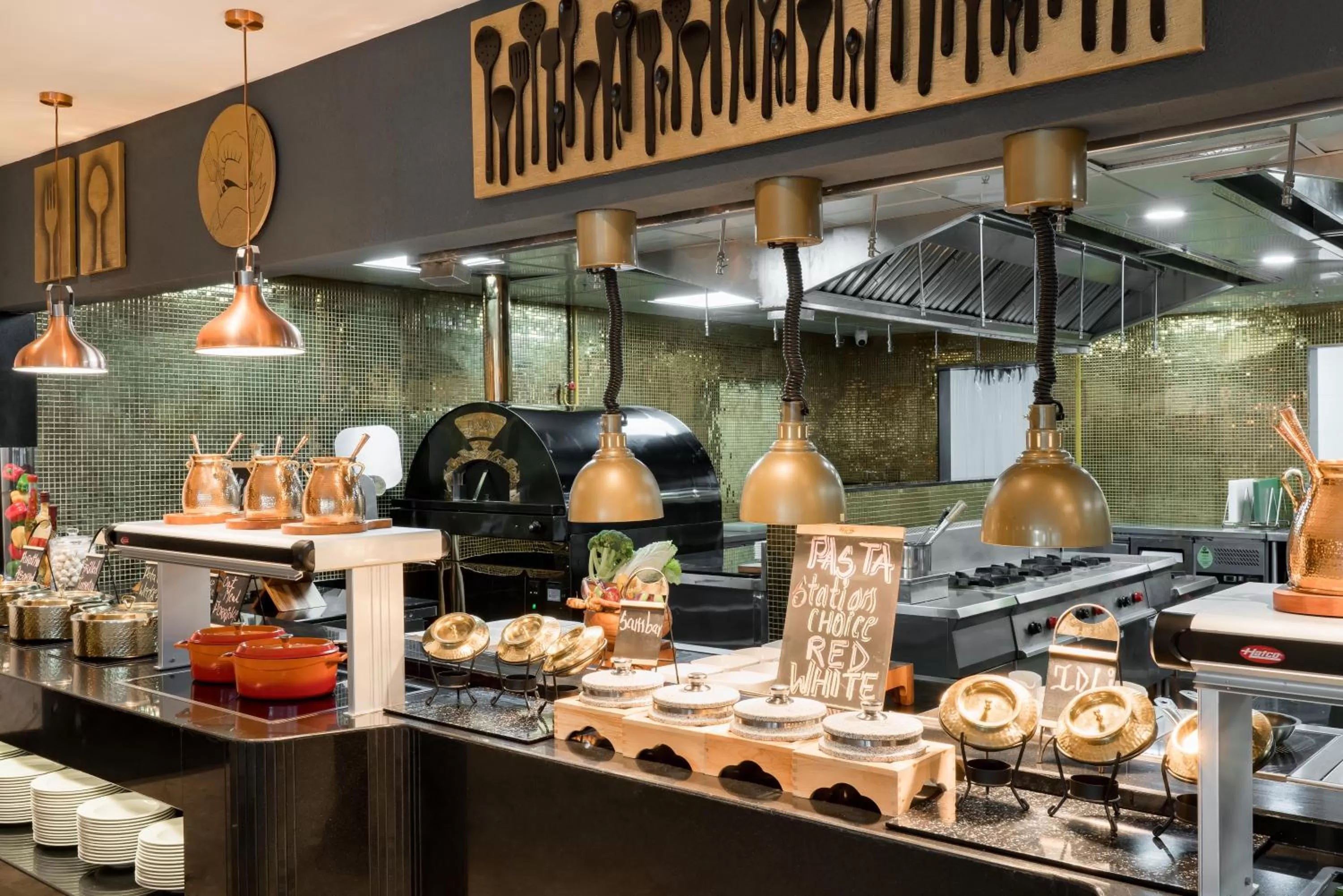 Restaurant/places to eat in Radisson Bhopal