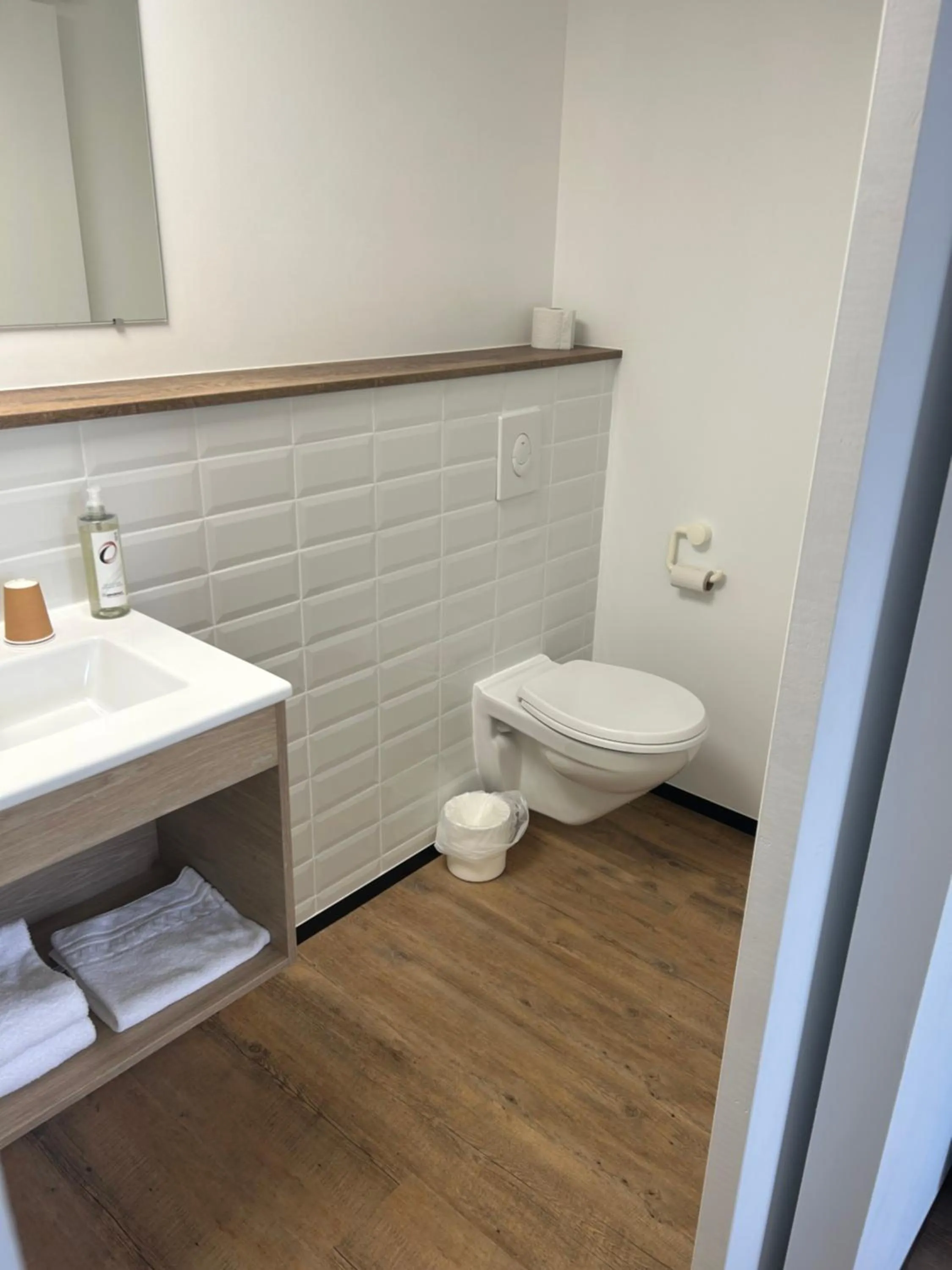 Bathroom in The Originals Access, Hôtel Tulle