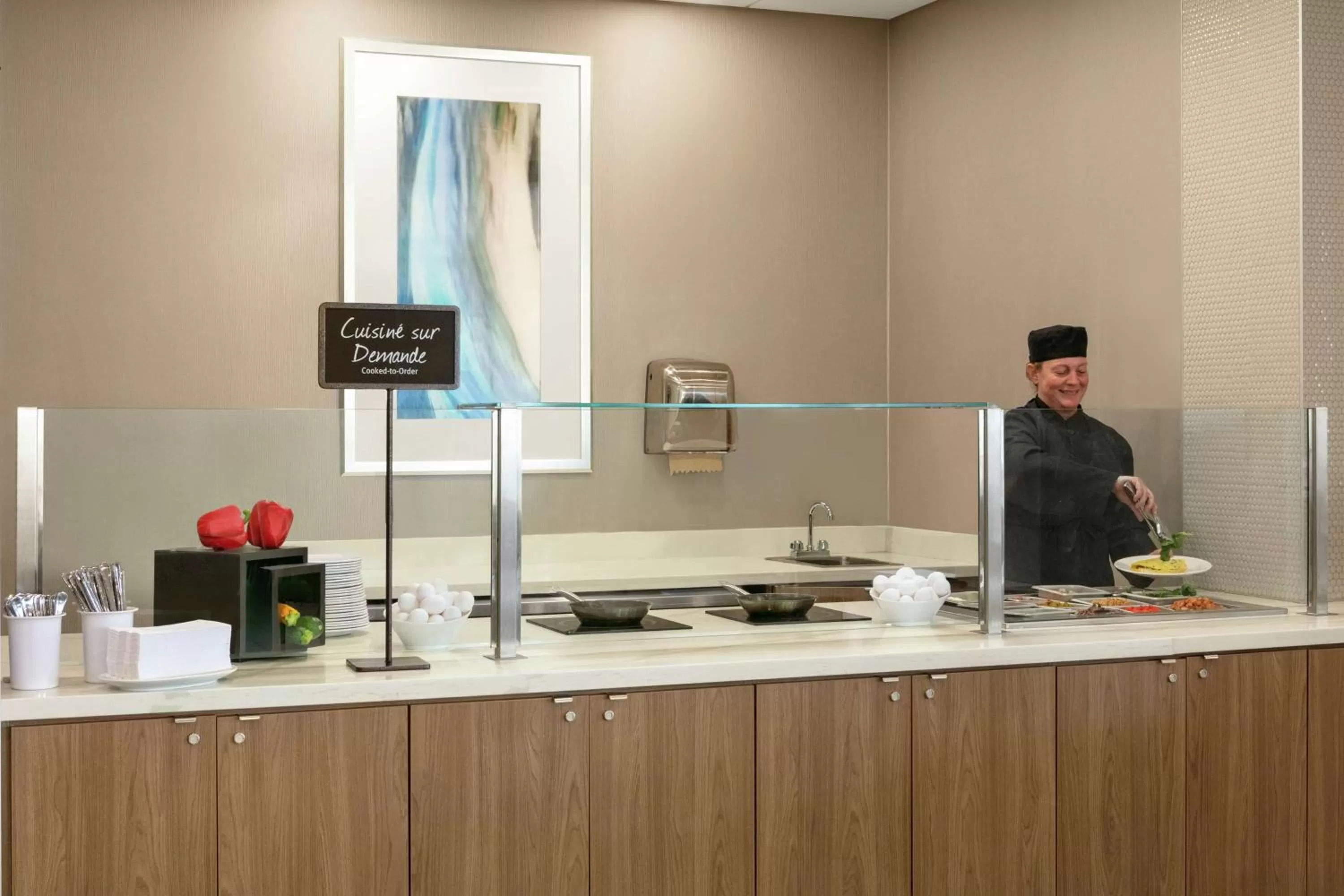 Restaurant/places to eat in Embassy Suites By Hilton Montreal Airport