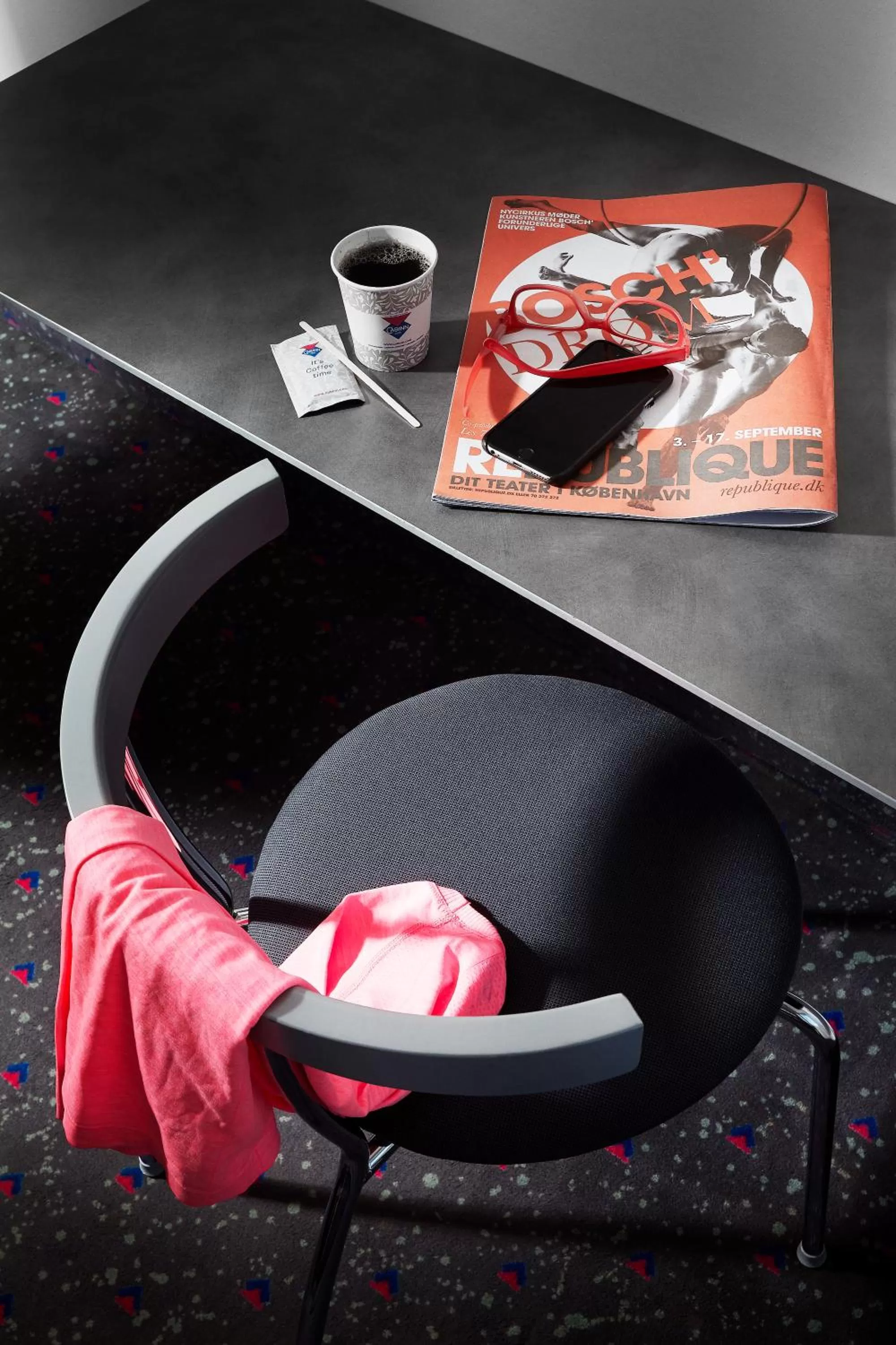 Seating area in Cabinn Aarhus