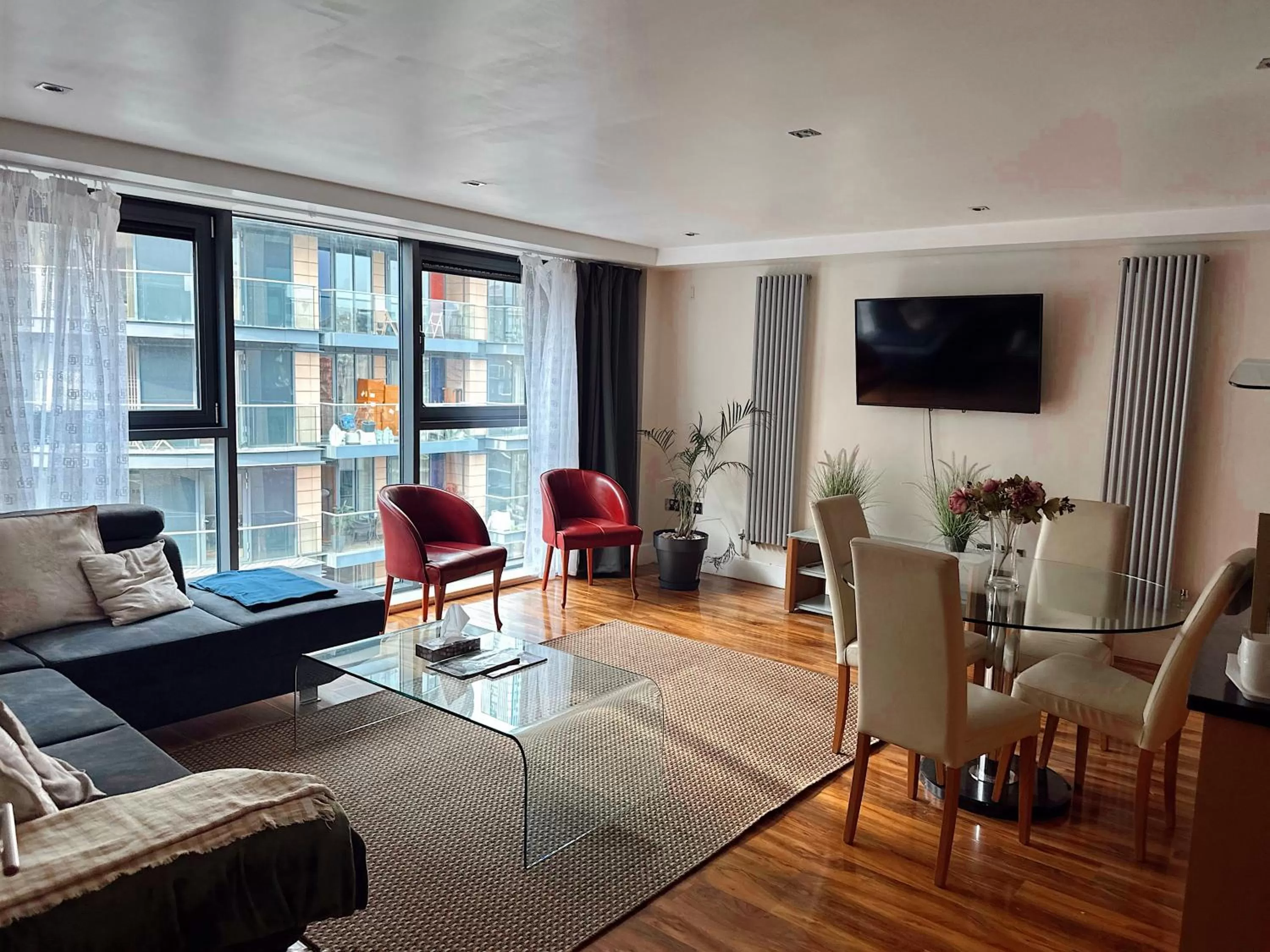 Living room in Canary Wharf - Luxury Apartments