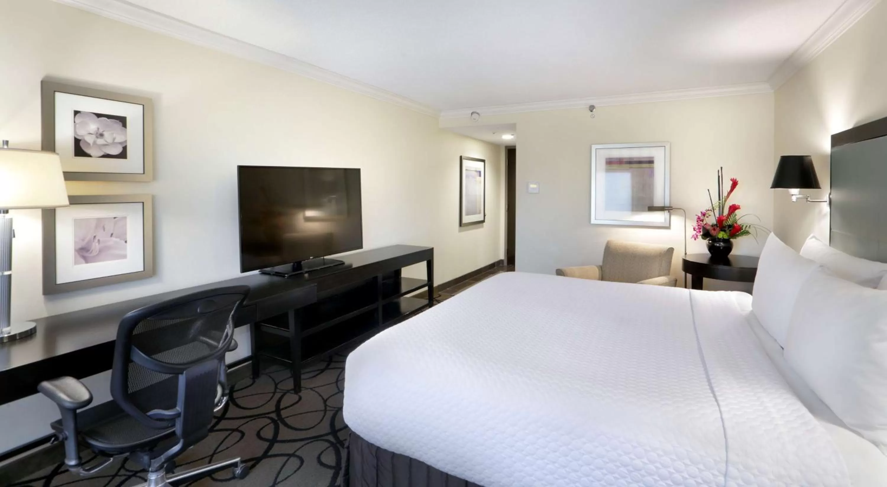 Bed in The Verve Boston Natick, Tapestry Collection by Hilton