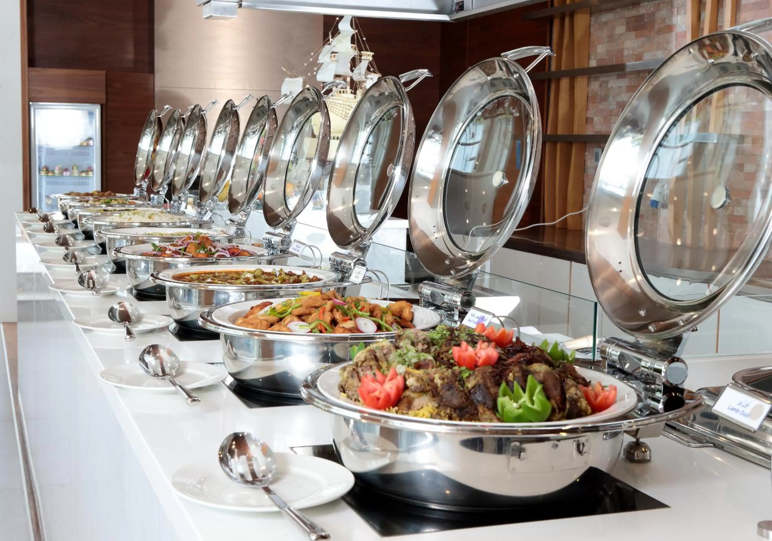 Restaurant/places to eat in Novotel Jazan