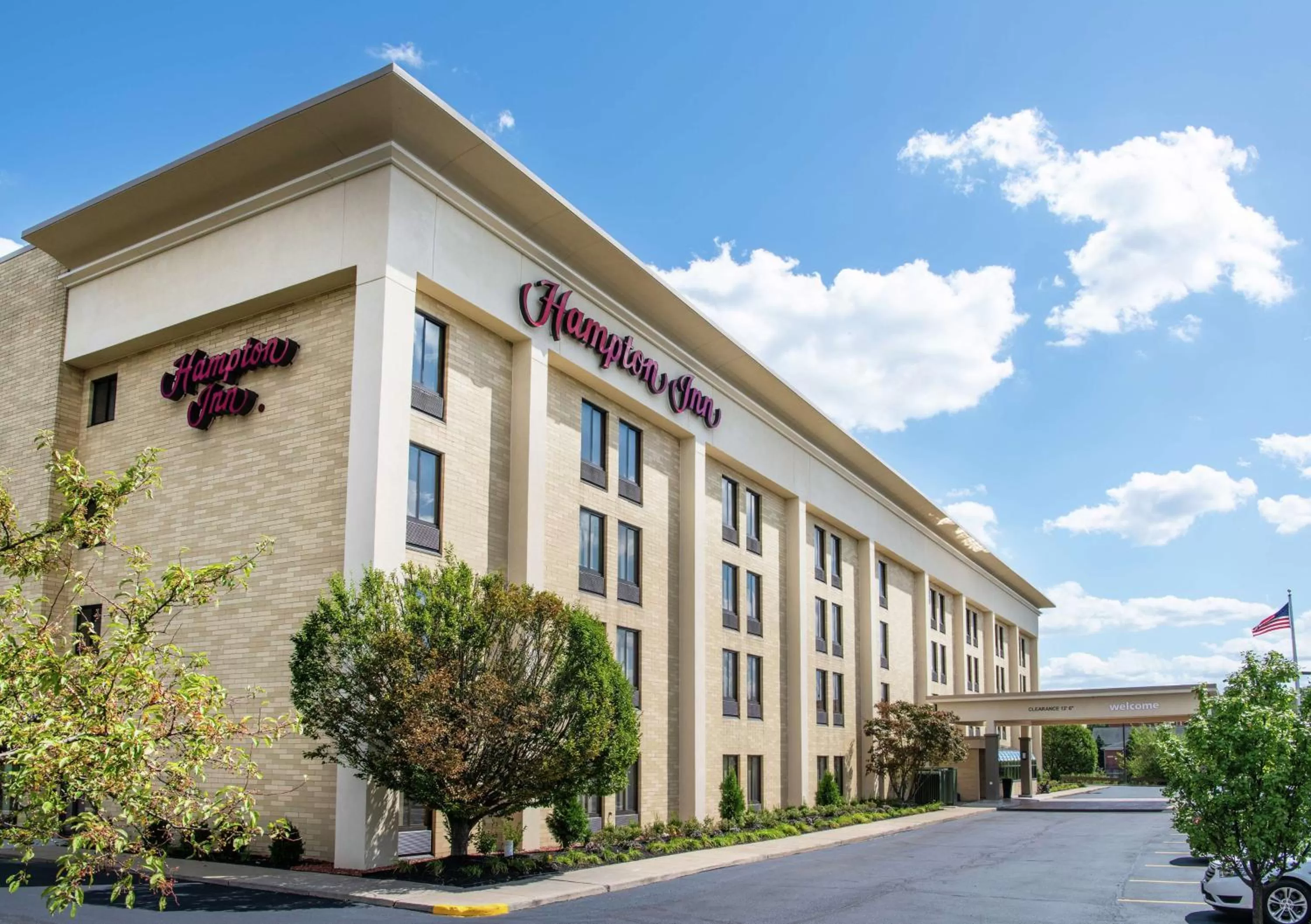 Property building in Hampton Inn Cleveland-Solon