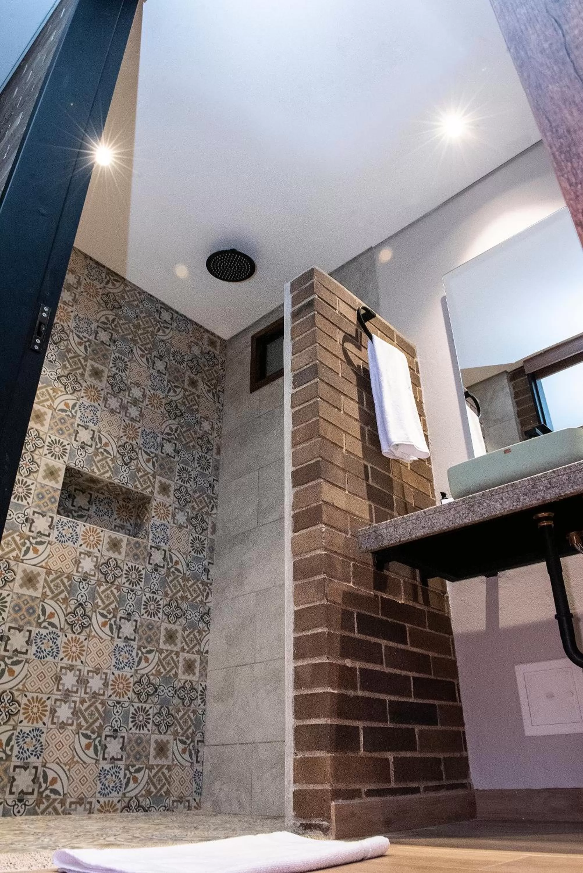 Bathroom in Casa Rose Hotel