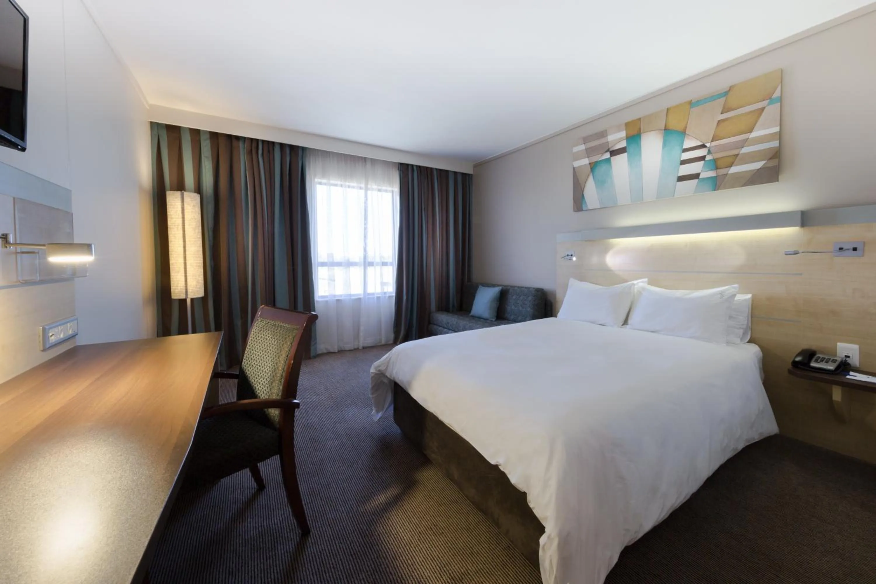 Photo of the whole room, Bed in Holiday Inn Express Sandton-Woodmead by IHG