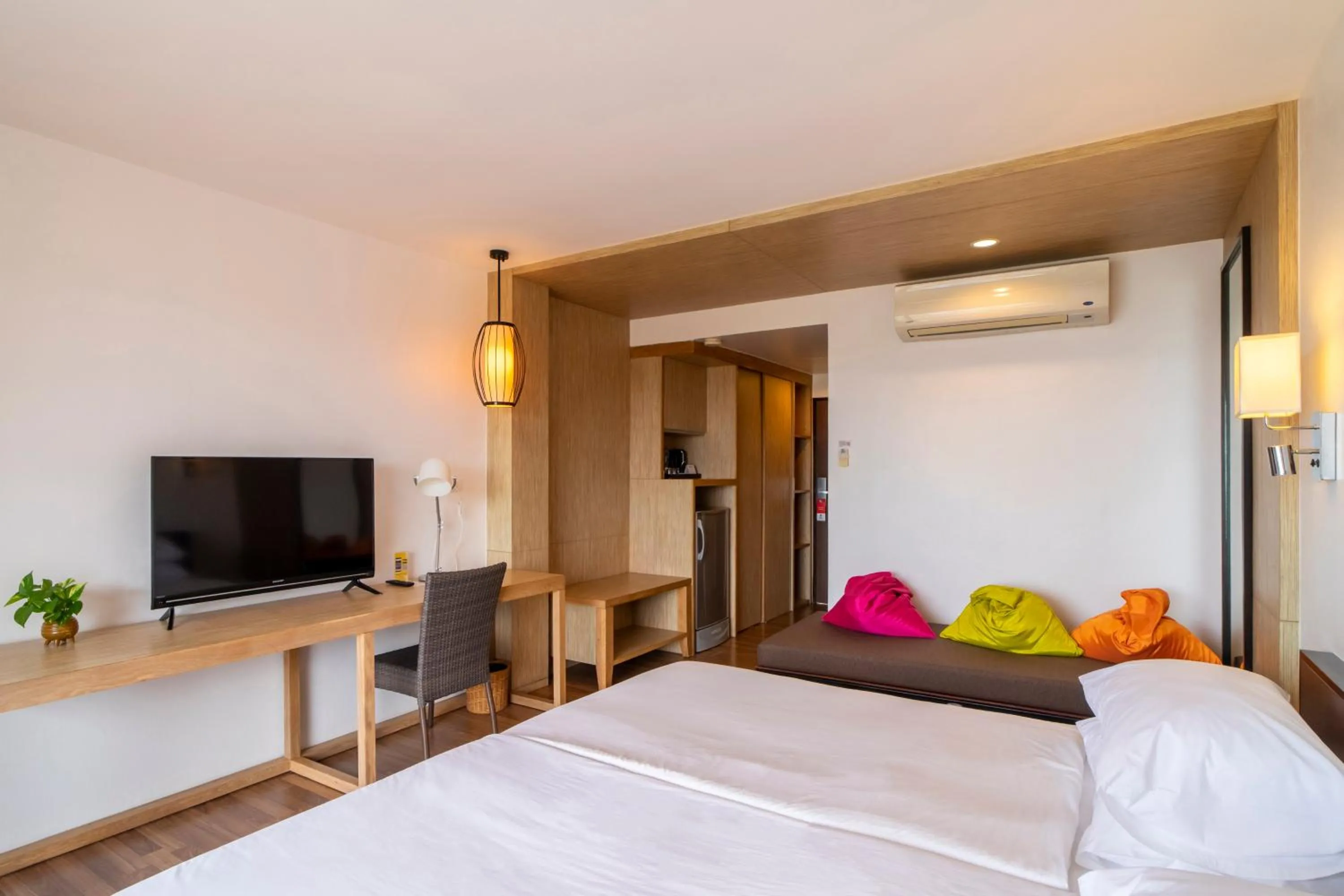 Bed in Best Western Phuket Ocean Resort