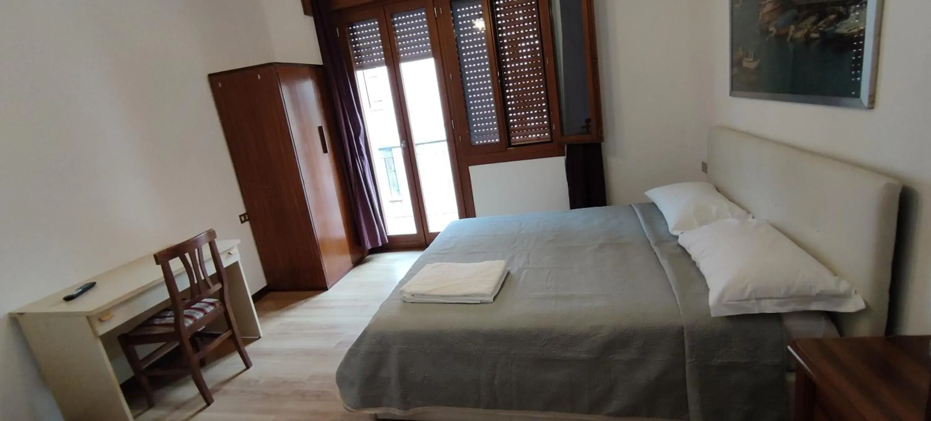 Double or Twin Room with Shared Bathroom in The Caponi Bros Double or Twin Room with Shared Bathroom in The Caponi Bros