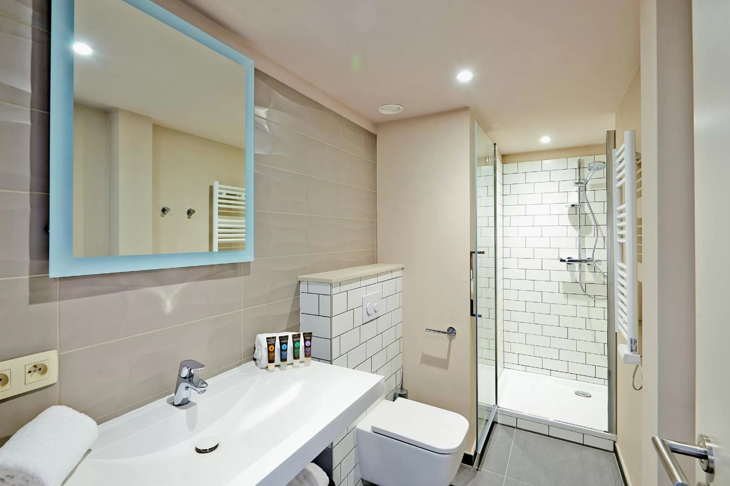 Shower in Appart'City Confort Bruxelles Centre Gare du Midi