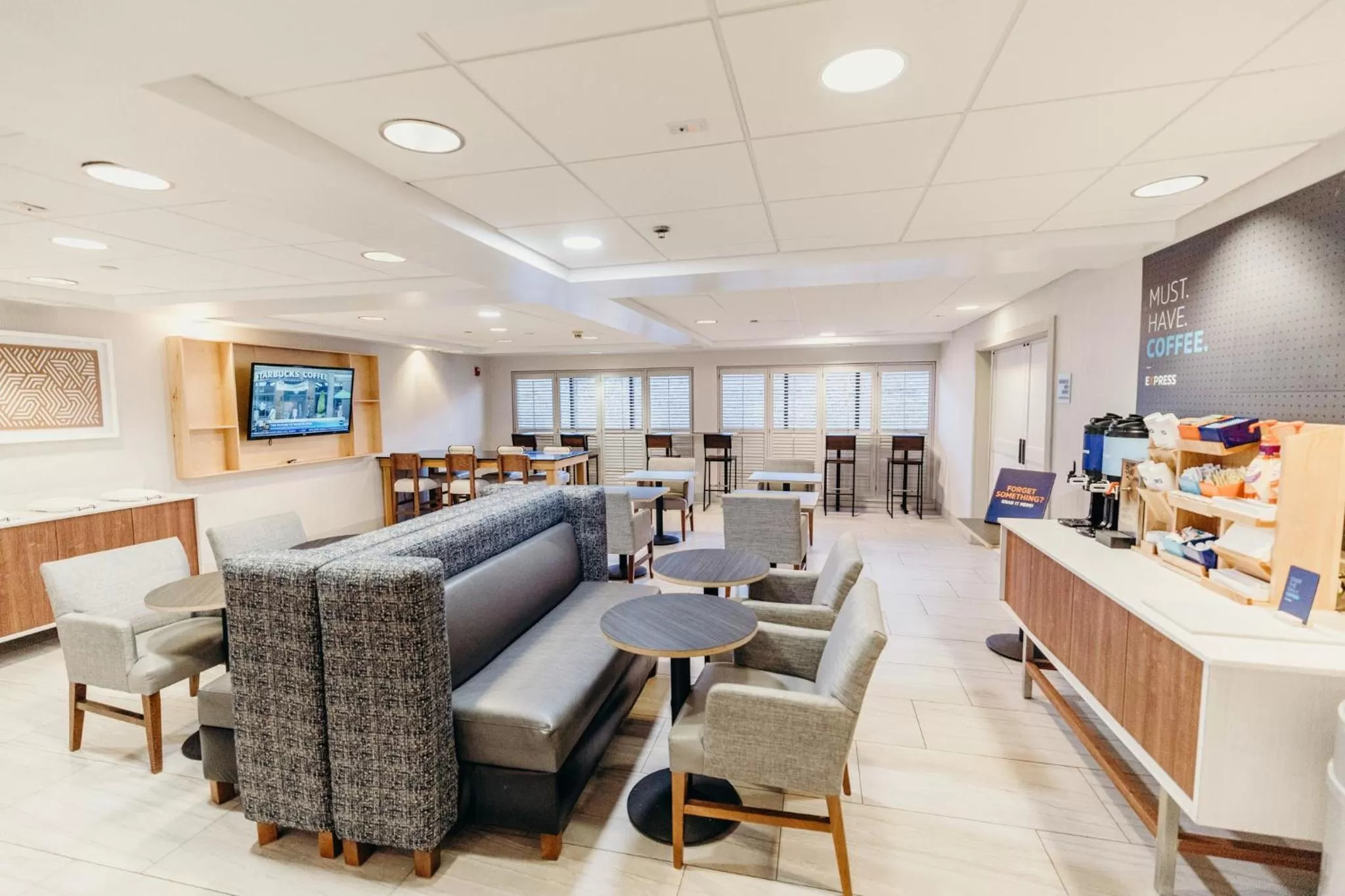 Breakfast in Holiday Inn Express Atlanta - Northeast I-85 - Clairmont Road by IHG