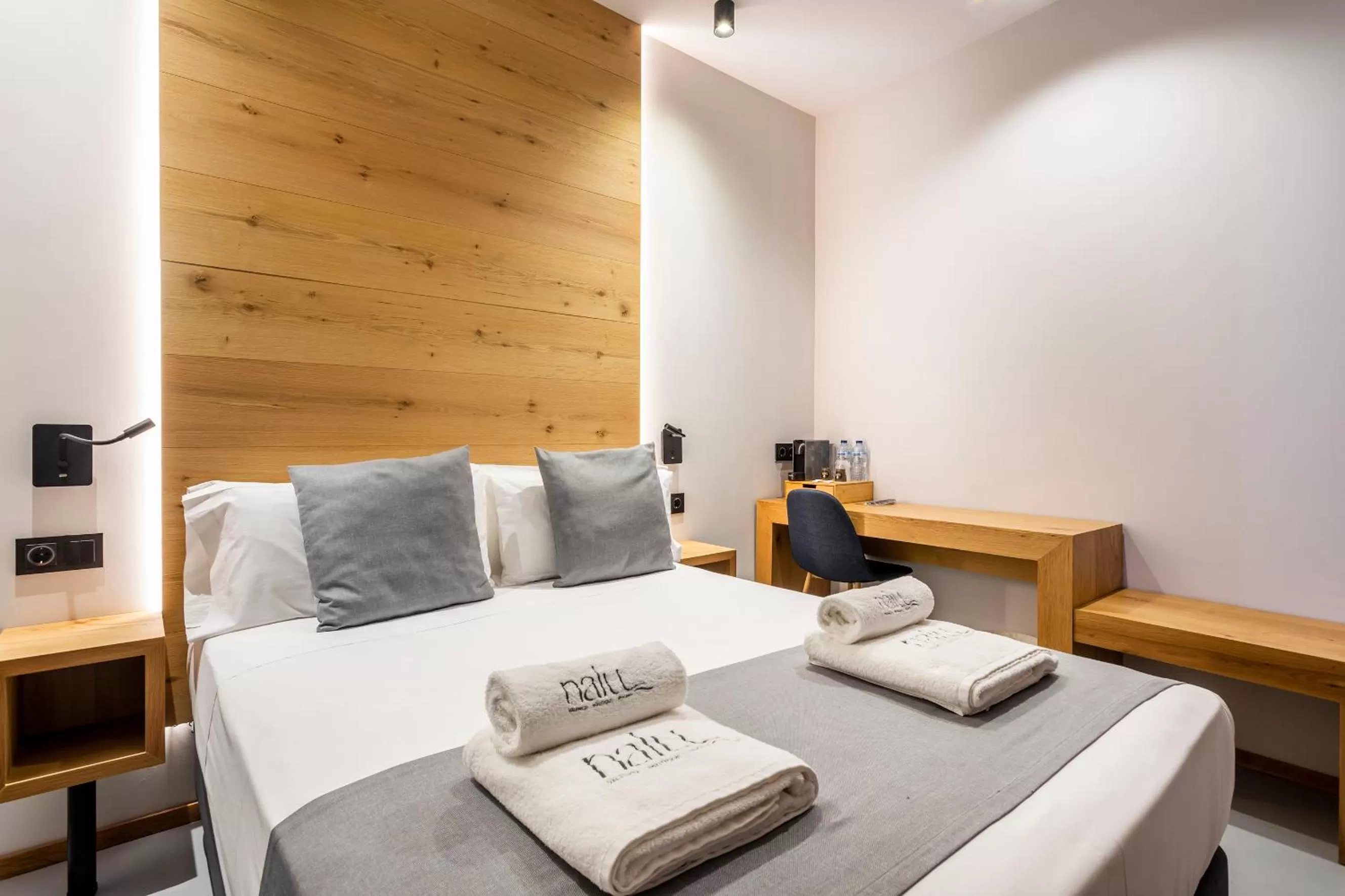 Bedroom, Bed in NALU Valencia Boutique Rooms