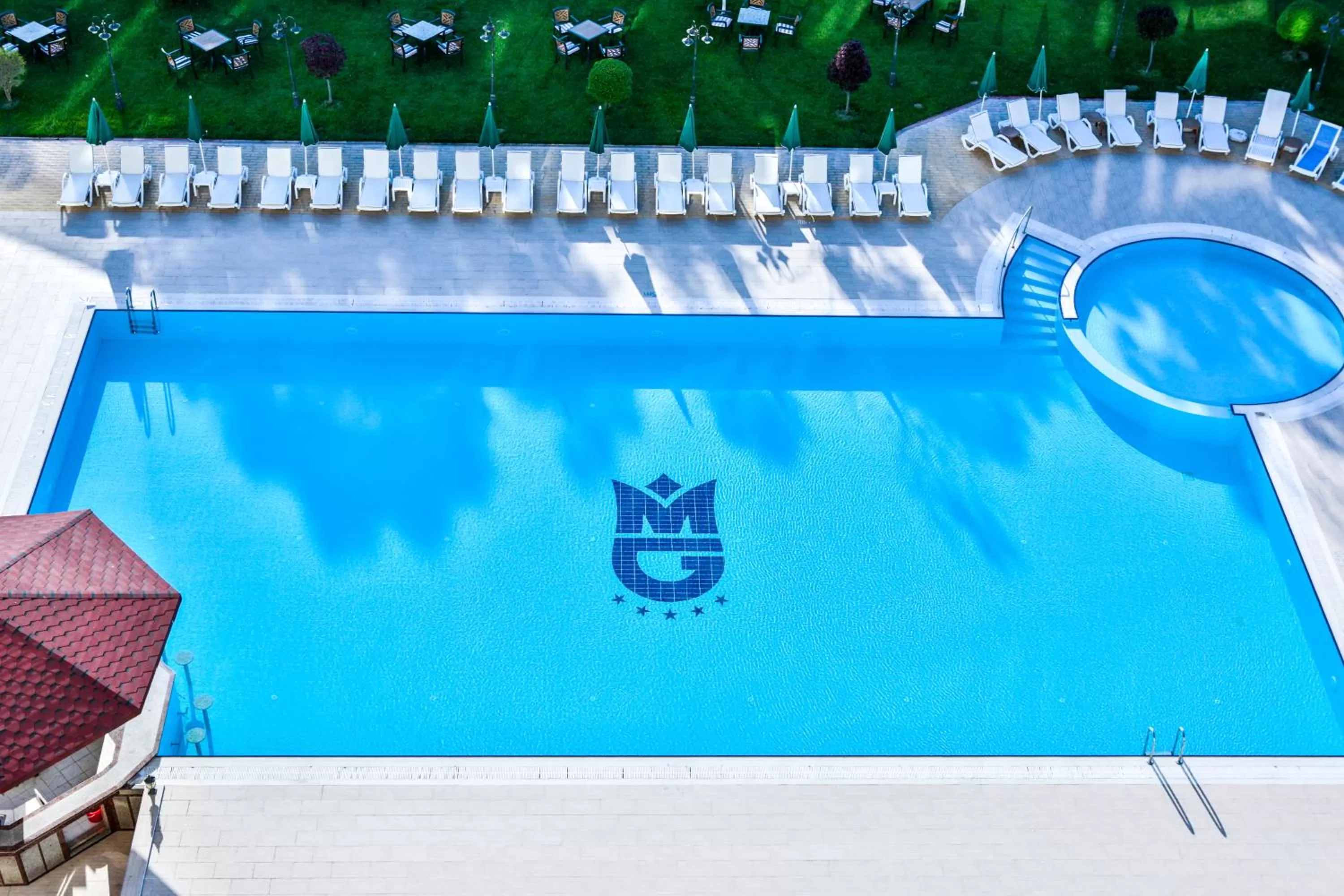 Swimming pool in Grand Mir Hotel