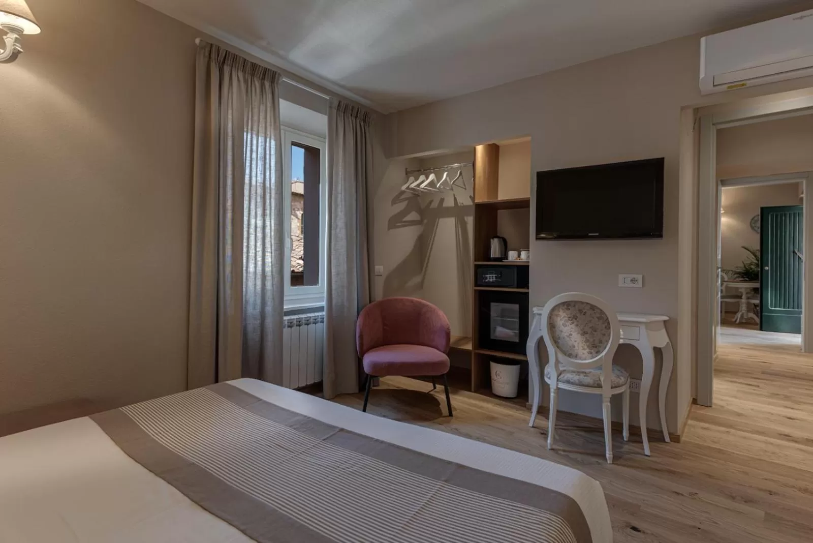 Property building, Bed in PALAZZO DEL CAPITANO Wellness & Relais - Luxury Borgo Capitano Collection