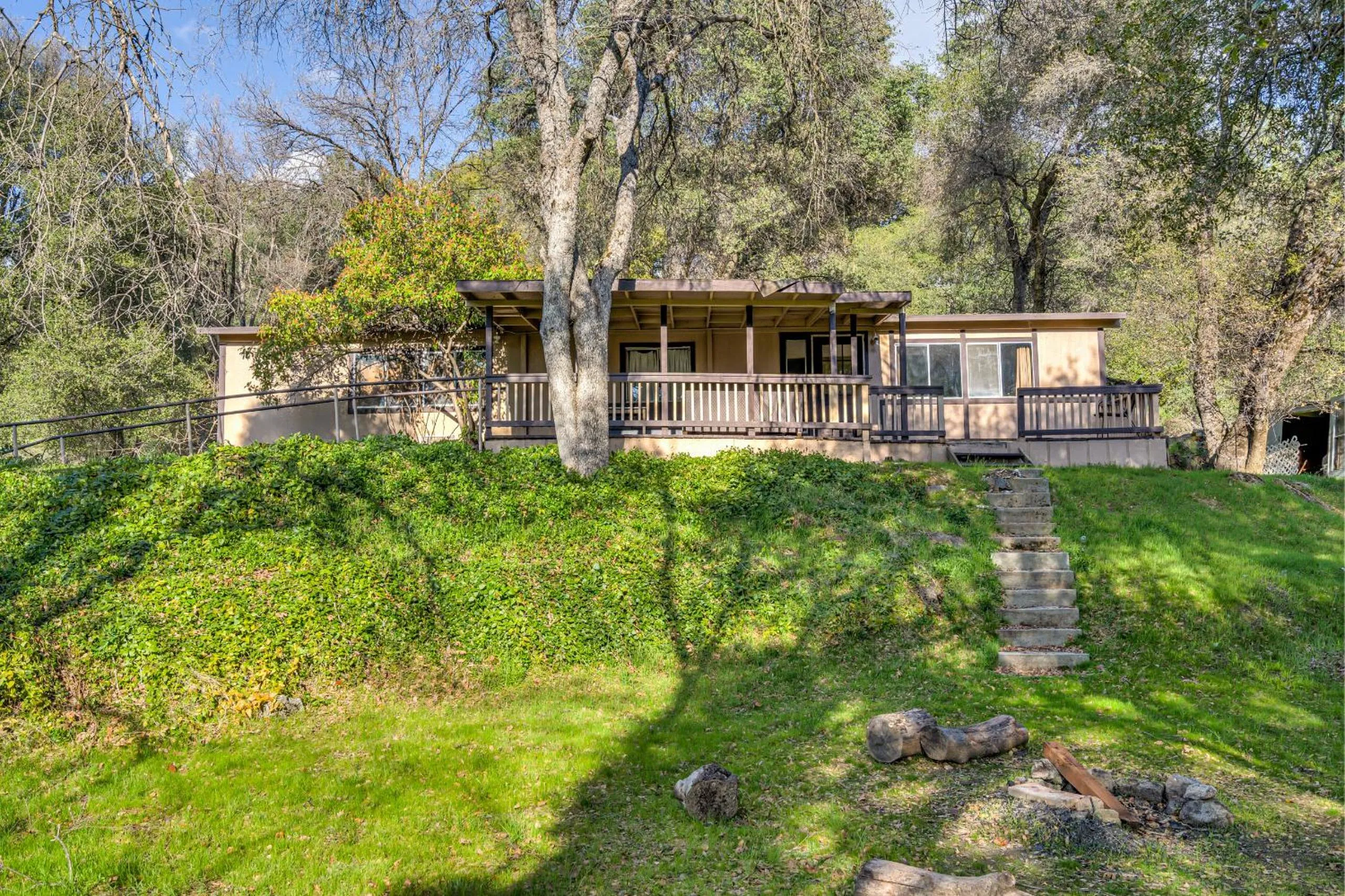 Mountain Trail Lodge and Vacation Rentals