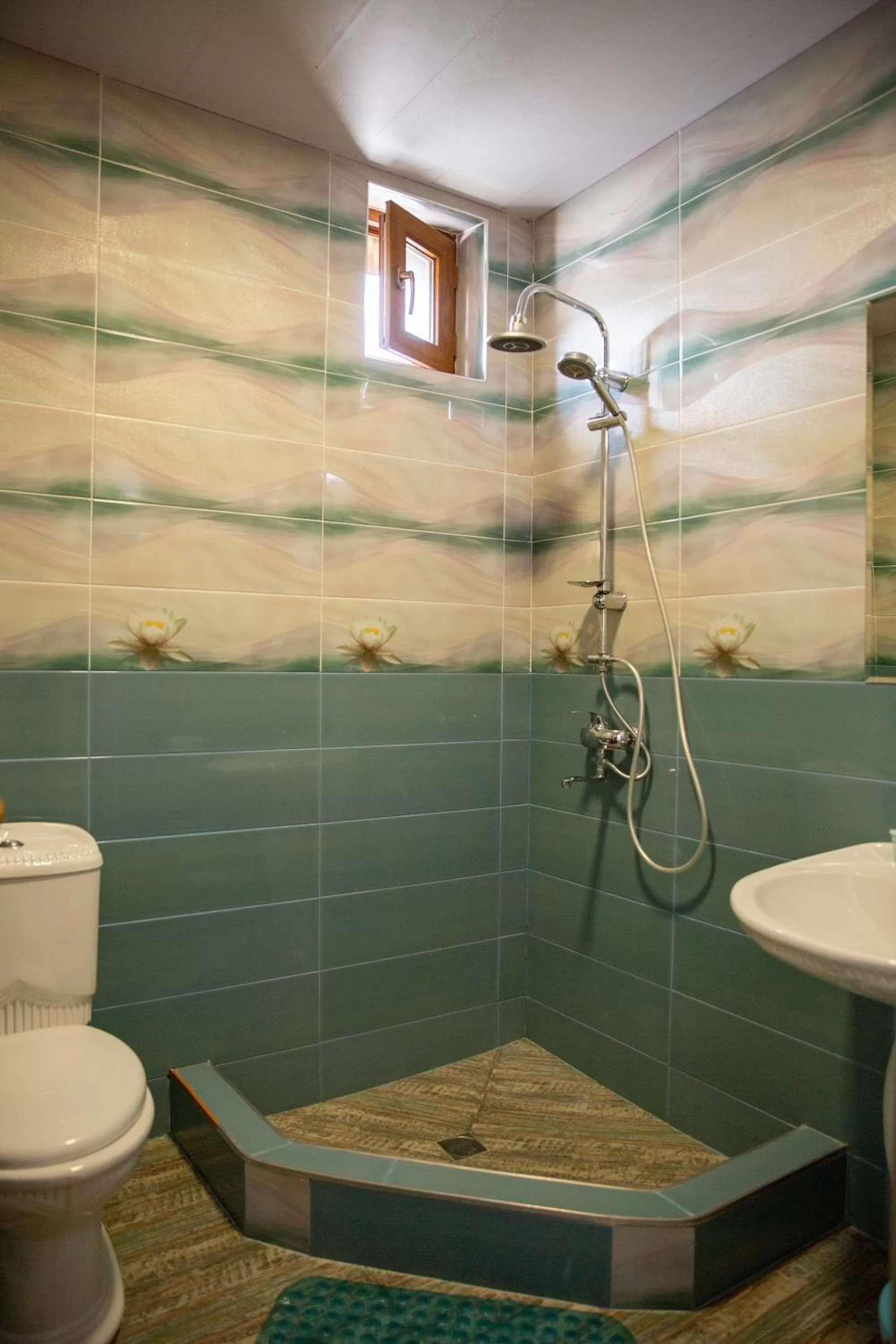 Bathroom in Family Hotel Kolorit Old Tbilisi