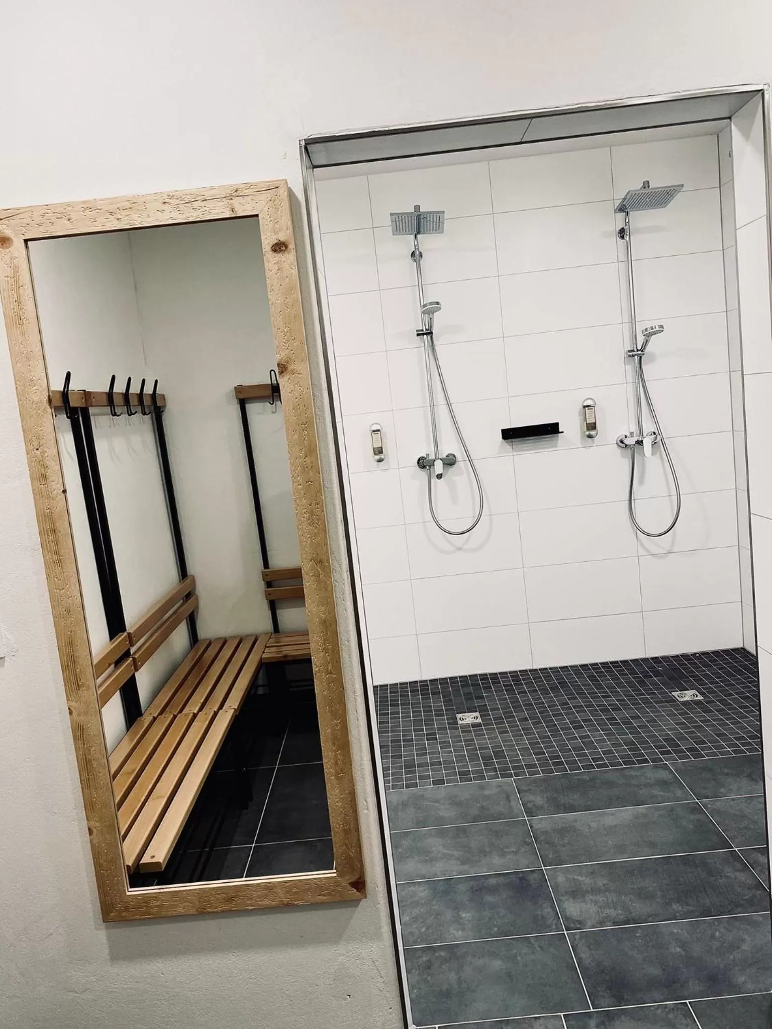 Shower in Hotel Le Filou