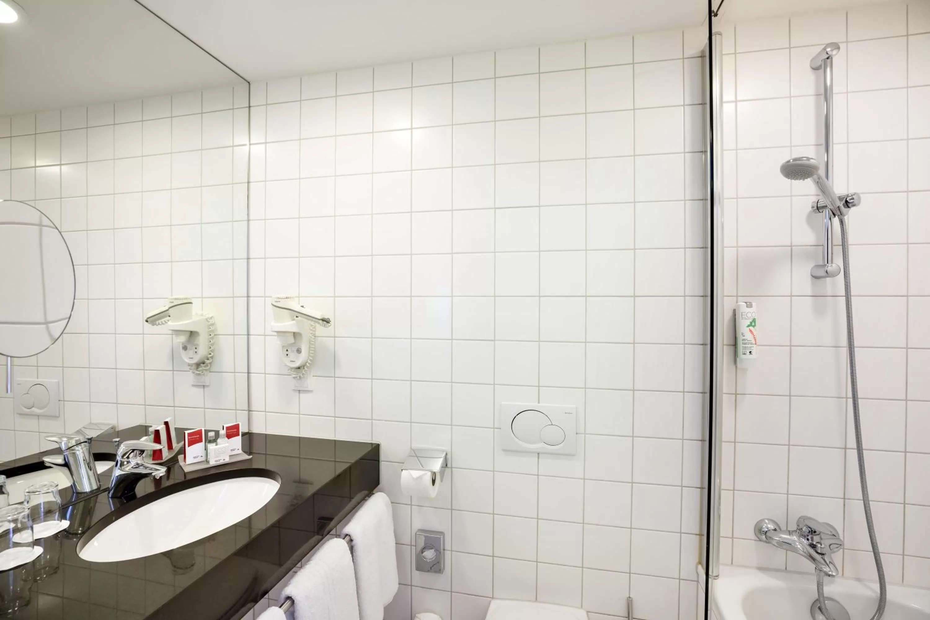 Shower in Austria Trend Hotel Europa Wien