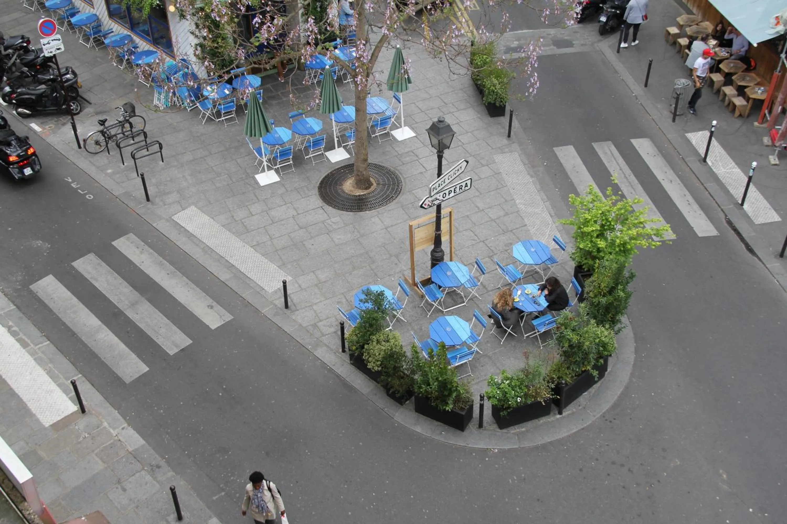 Patio in Hotel Royal Mansart