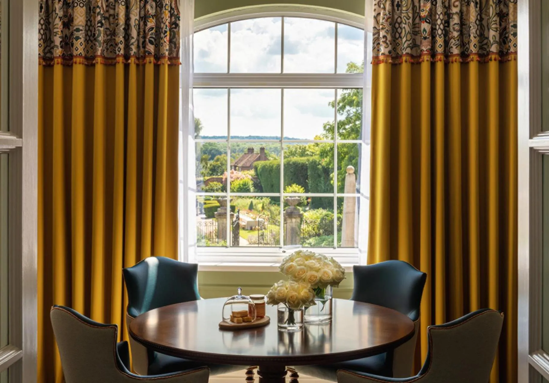 Dining area in Four Seasons Hotel Hampshire