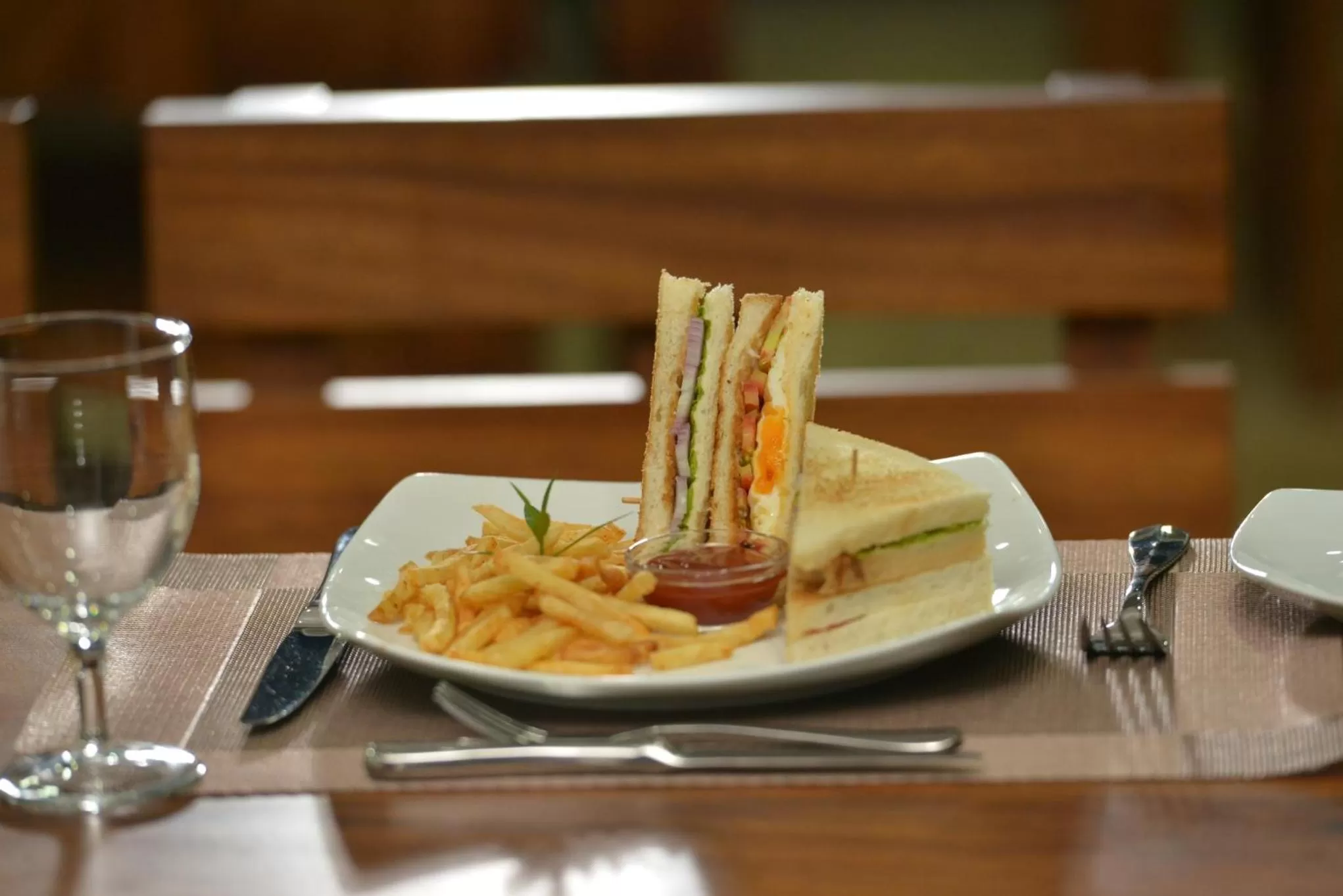 Restaurant/places to eat in Athena Lake by Seedevi