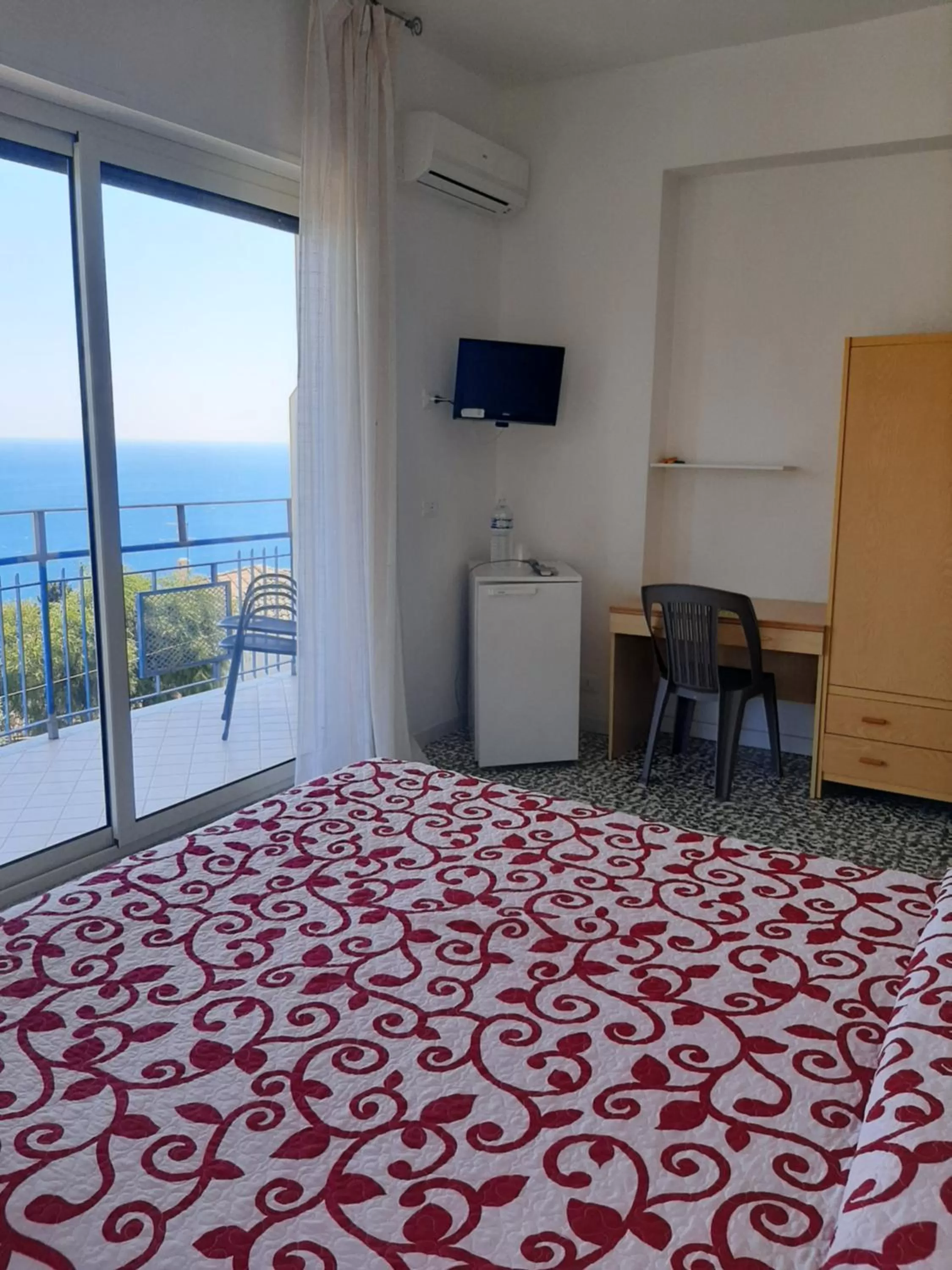 Photo of the whole room, Bed in Hotel Conca d'Oro