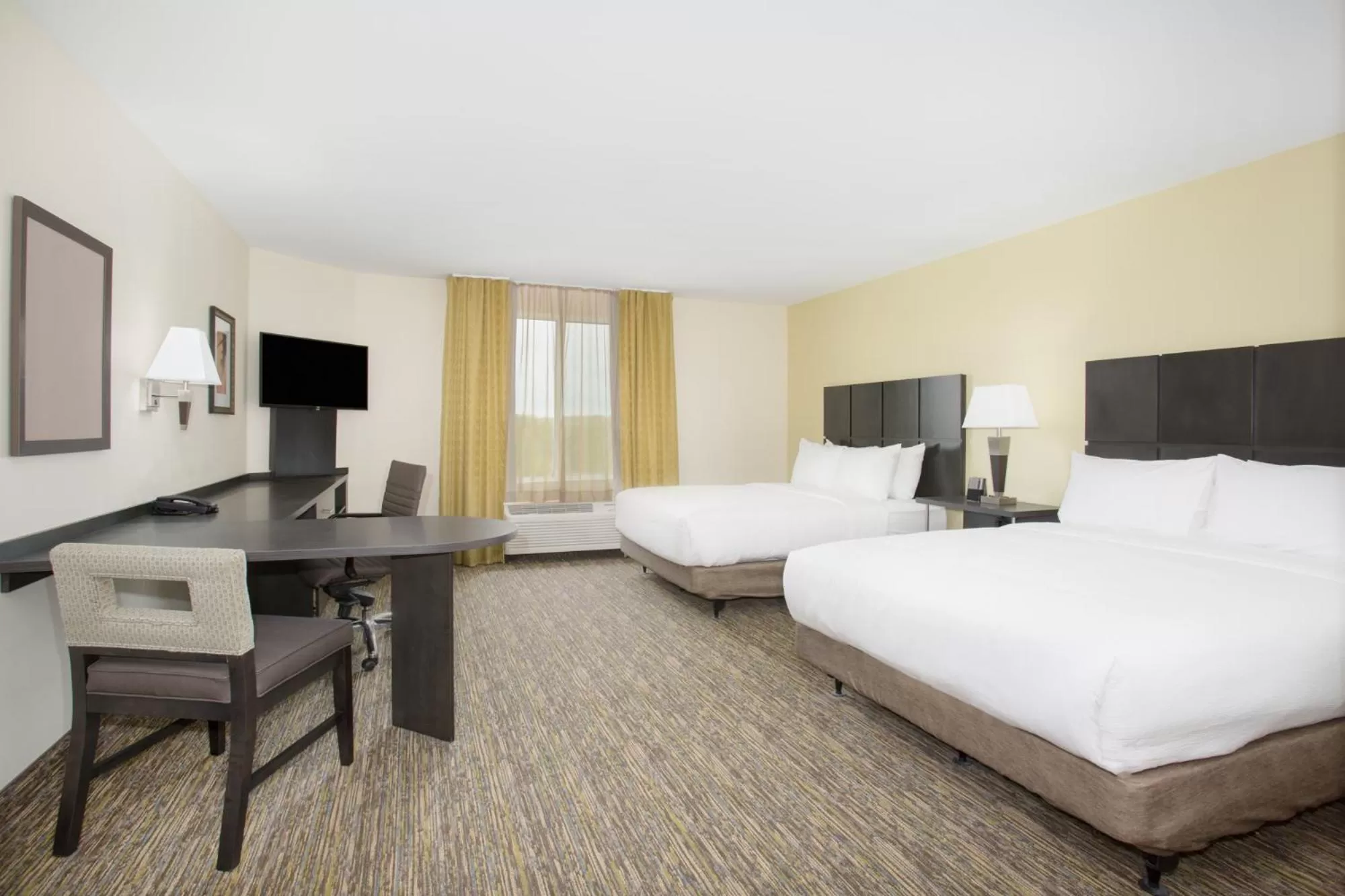 Bedroom, Bed in Candlewood Suites Longmont - Boulder Area by IHG