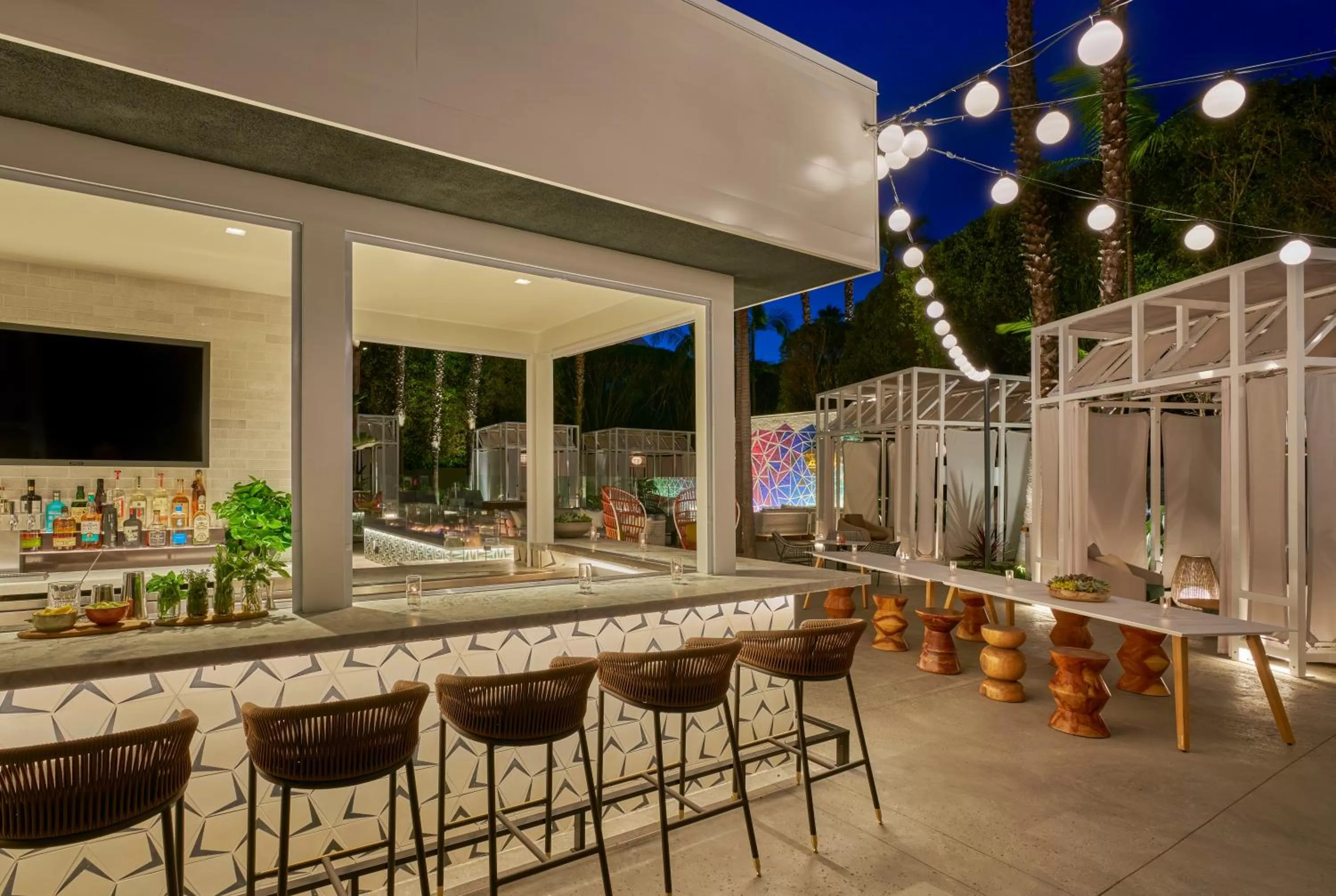 Lounge or bar in Viceroy Santa Monica