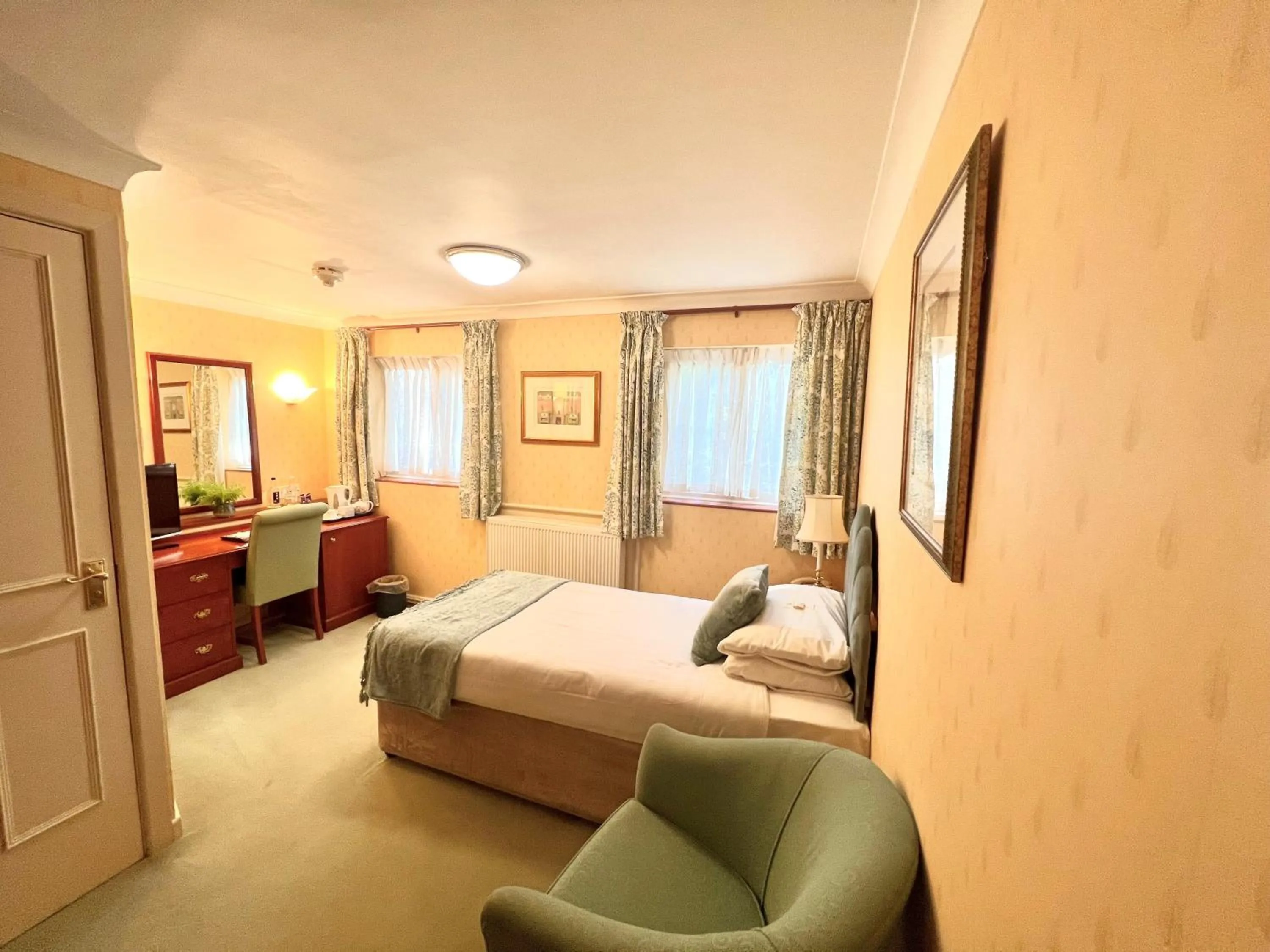 Bedroom, Bed in Passford House Hotel