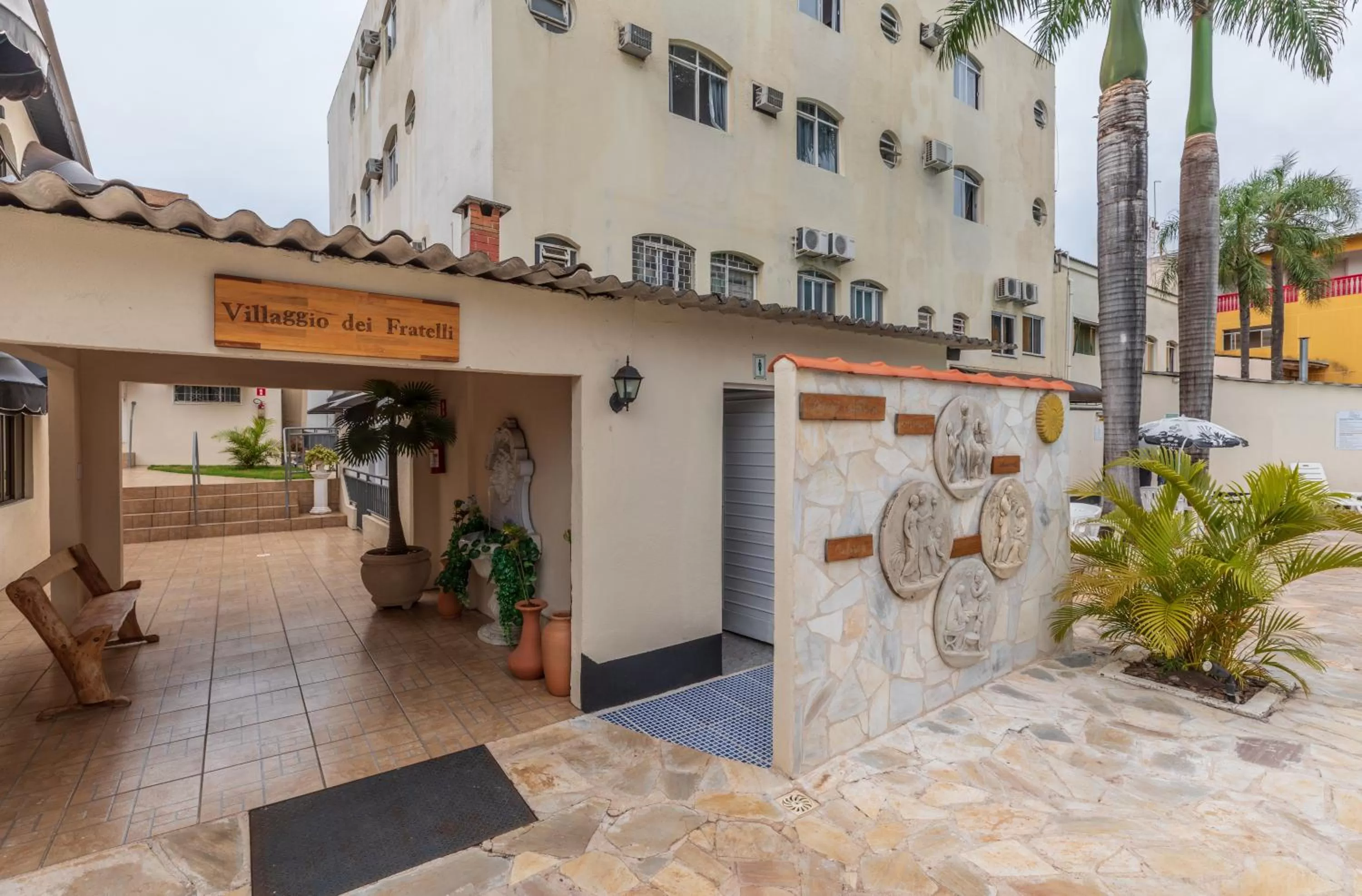 Property building in Iguassu Flats Hotel