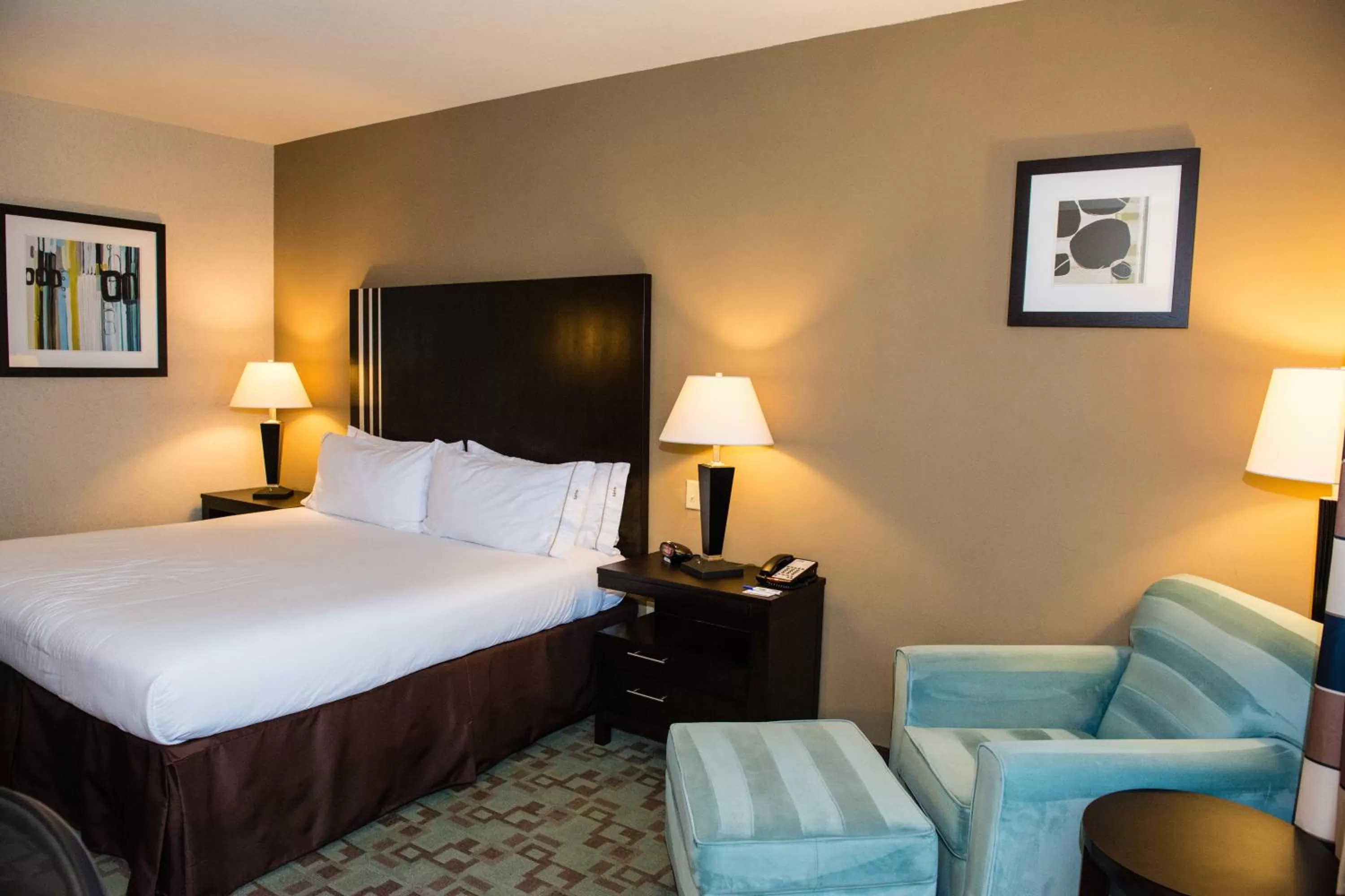 Photo of the whole room, Bed in Holiday Inn Express Hotel & Suites Houston NW Beltway 8-West Road by IHG