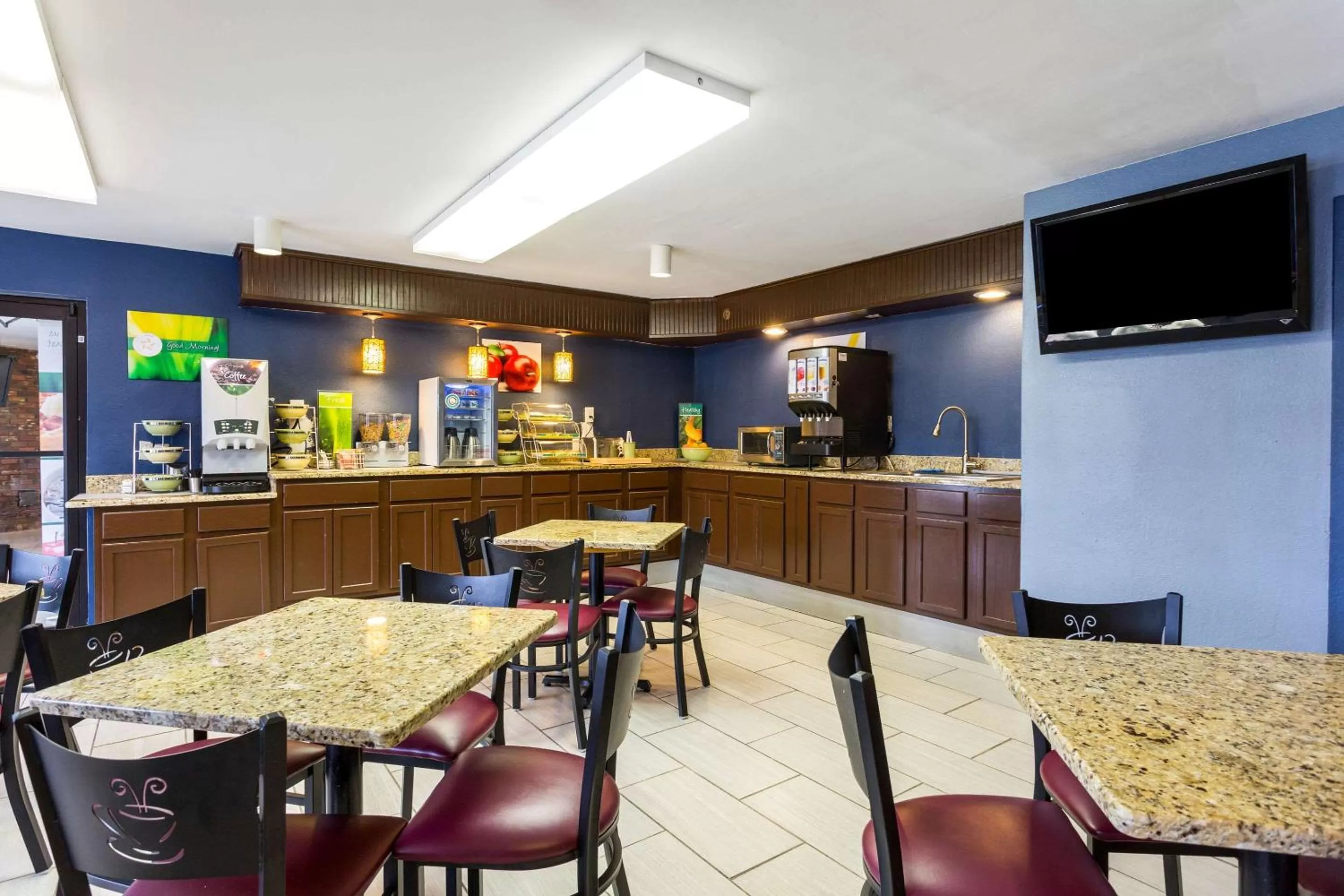 Restaurant/places to eat in Quality Inn Indianola